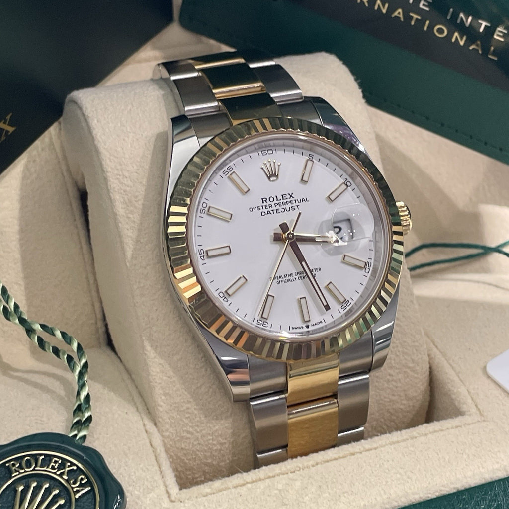 ROLEX DATEJUST 41mm WHITE DIAL YELLOW GOLD STEEL FLUTED BEZEL ref: 126333