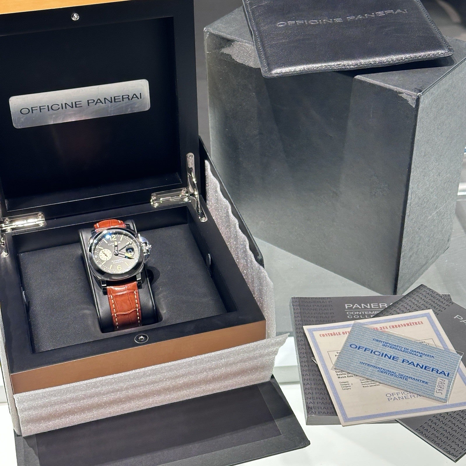 PANERAI LUMINOR GMT 44mm BLACK DIAL BROWN ALLIGATOR STAINLESS ref: PAM00088