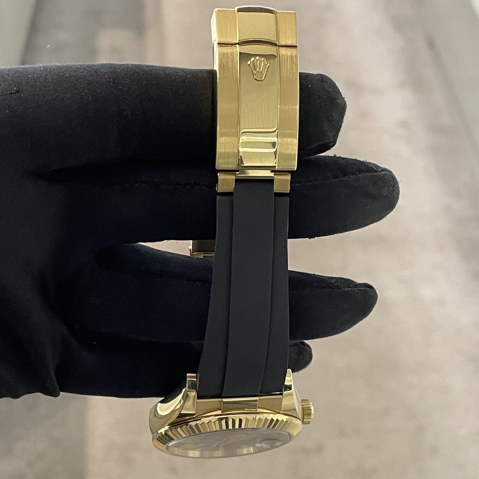 ROLEX SKY-DWELLER 42mm YELLOW GOLD BLACK DIAL OYSTERFLEX ref: 326238