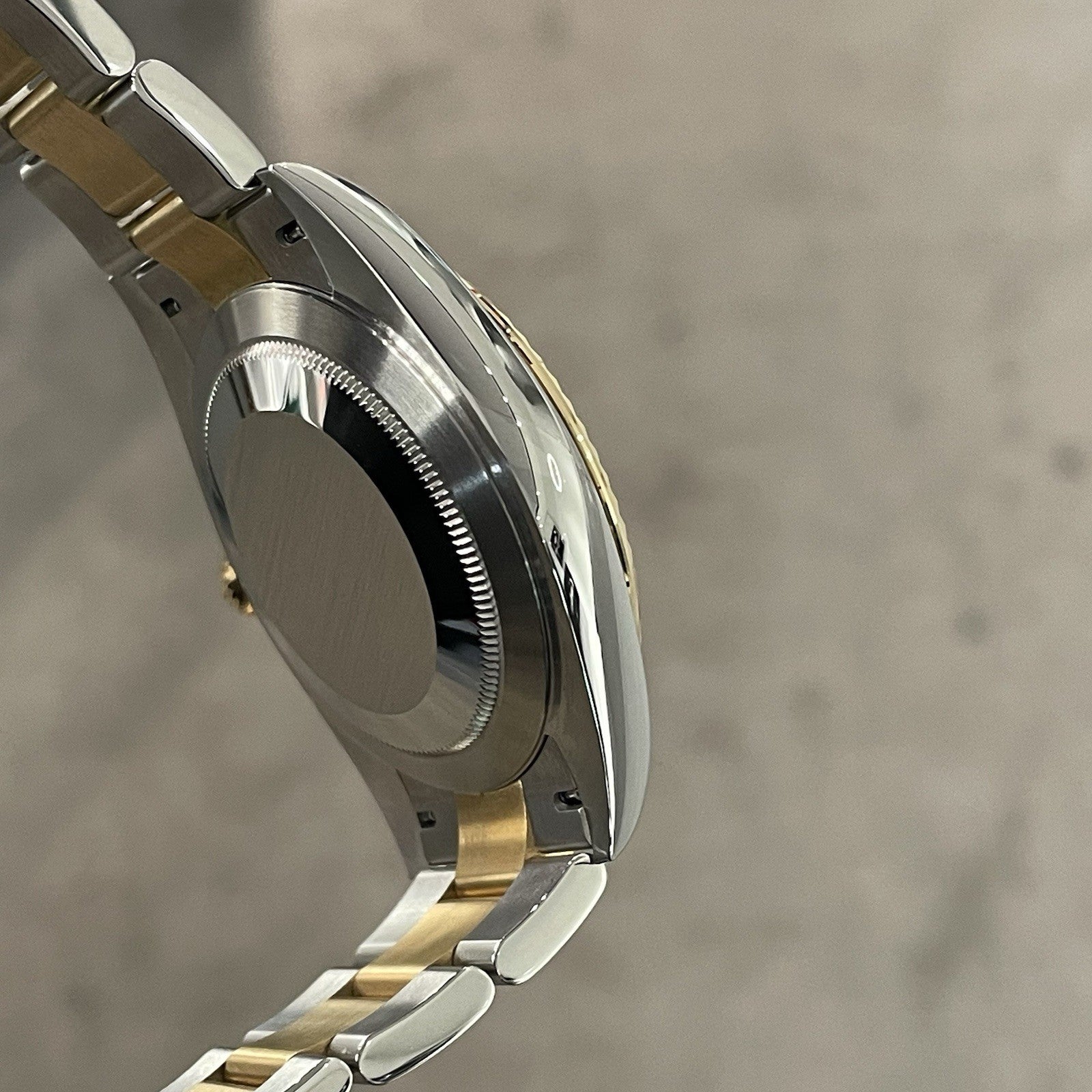 ROLEX DATEJUST 41mm BLACK DIAMOND DIAL YELLOW GOLD STAINLESS FLUTED ref: 126333