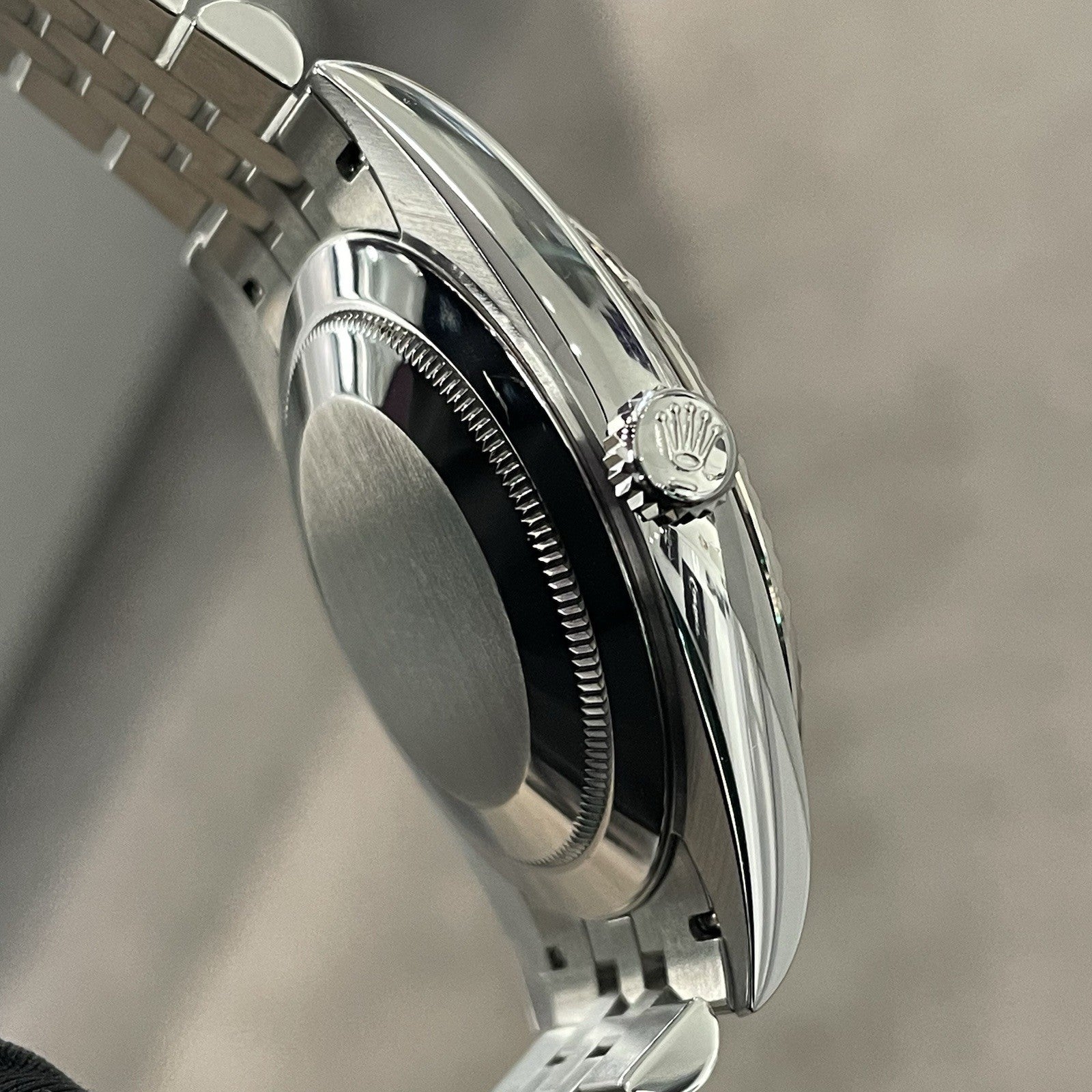 ROLEX DATEJUST 41mm BLUE DIAMOND DIAL STAINLESS JUBILEE FLUTED BEZEL ref: 126334