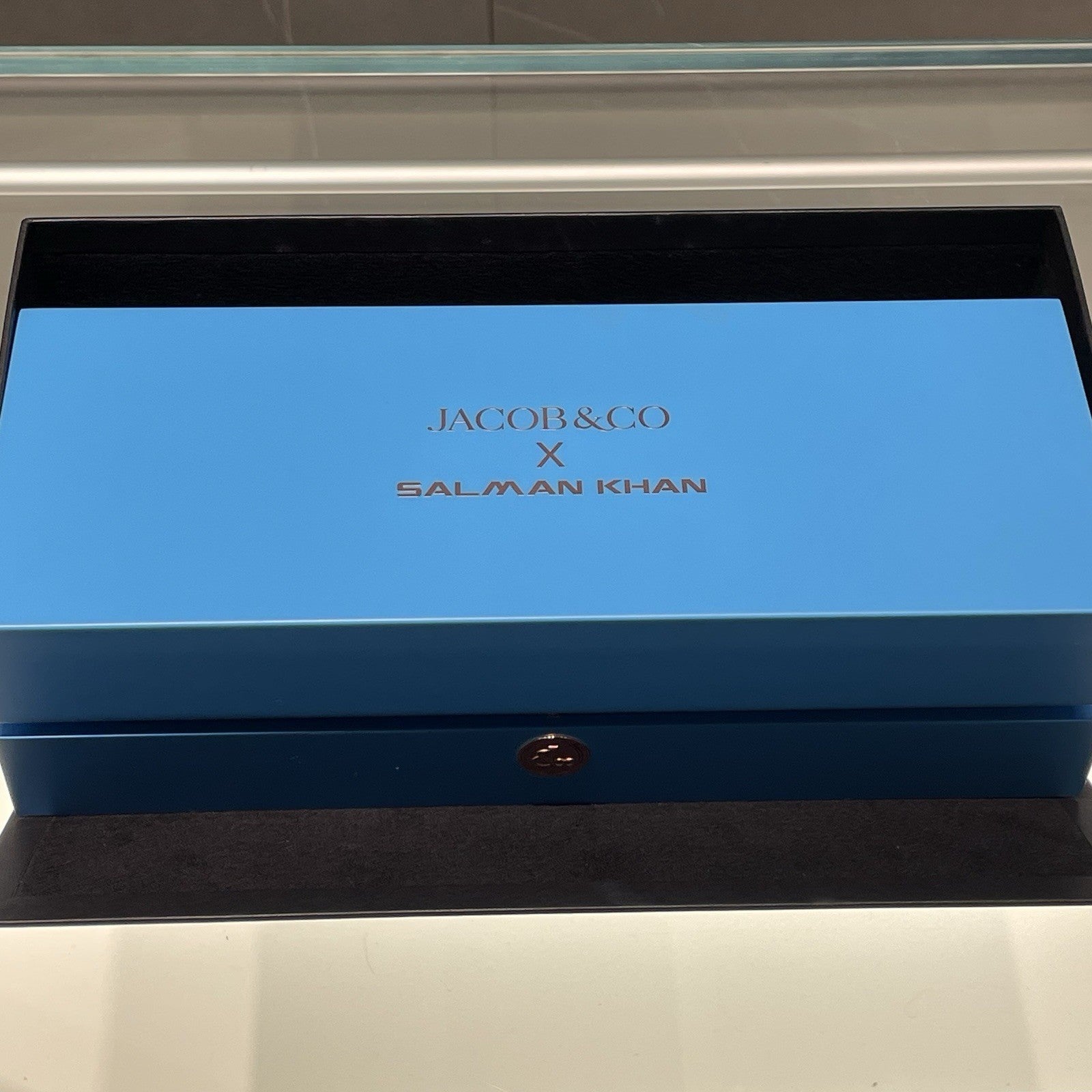 JACOB & CO X SALMAN KHAN THE WORLD IS YOURS DUAL TIME ref: DT100.10.AB.AA.ABALA