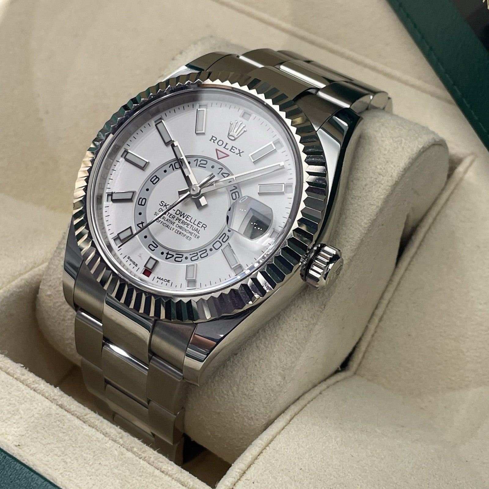 ROLEX SKY-DWELLER 42mm WHITE DIAL OYSTERSTEEL ref: 326934