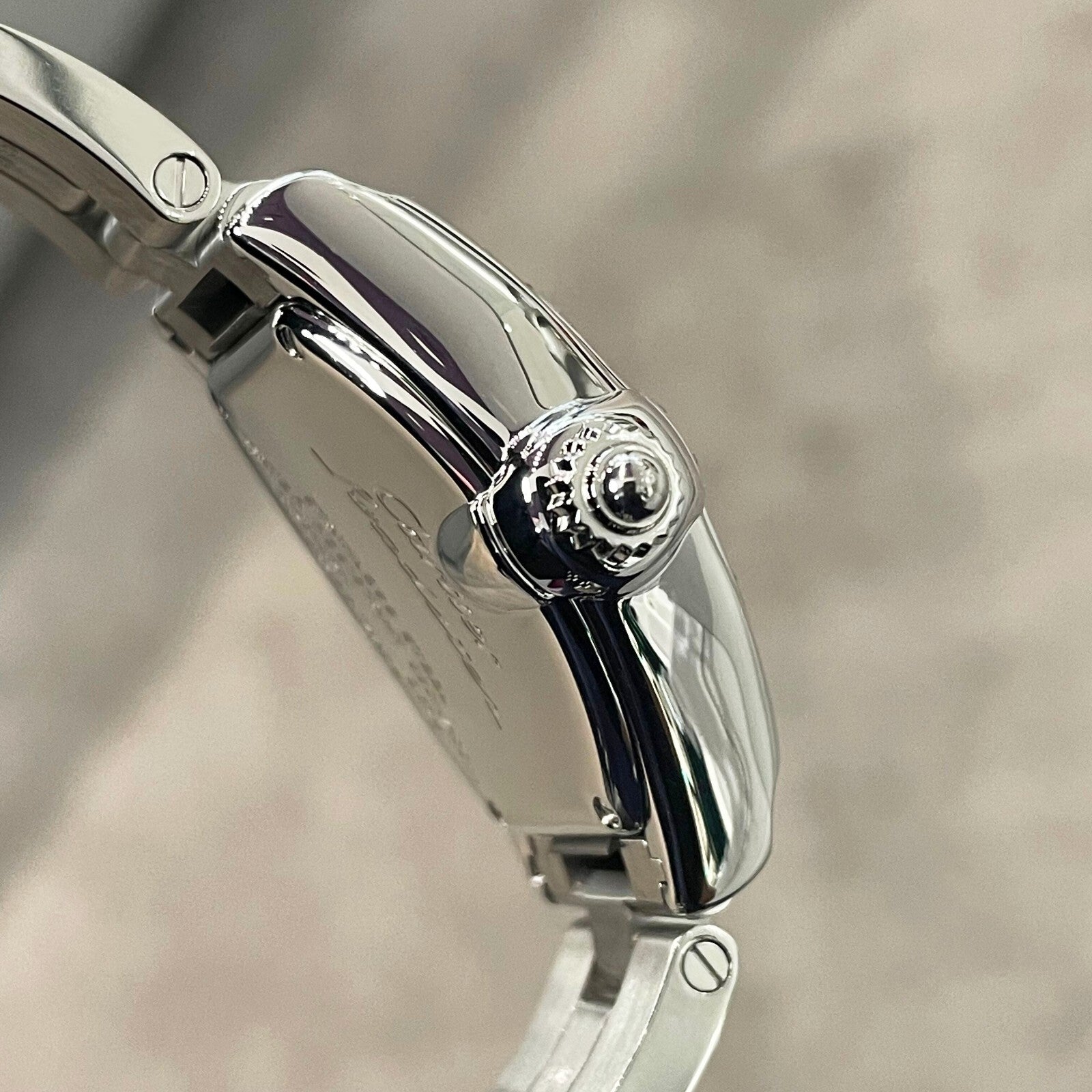 CARTIER ROADSTER LADIES MOTHER OF PEARL PINK ROMAN DIAMOND BEZEL ref: W6206006