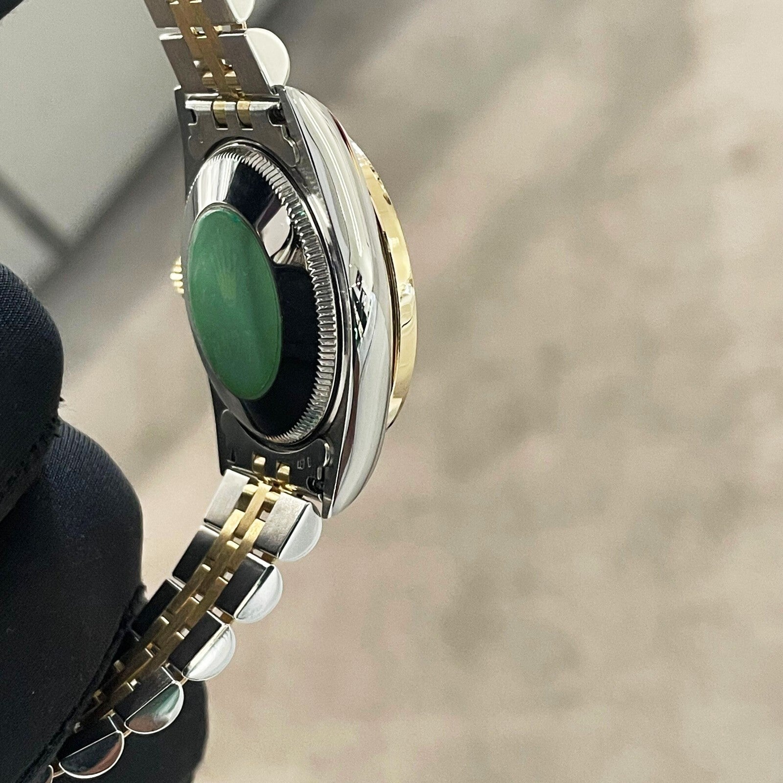 ROLEX DATEJUST 31mm MOTHER OF PEARL 2-TONE JUBILEE DIAMOND BEZEL ref: 68273