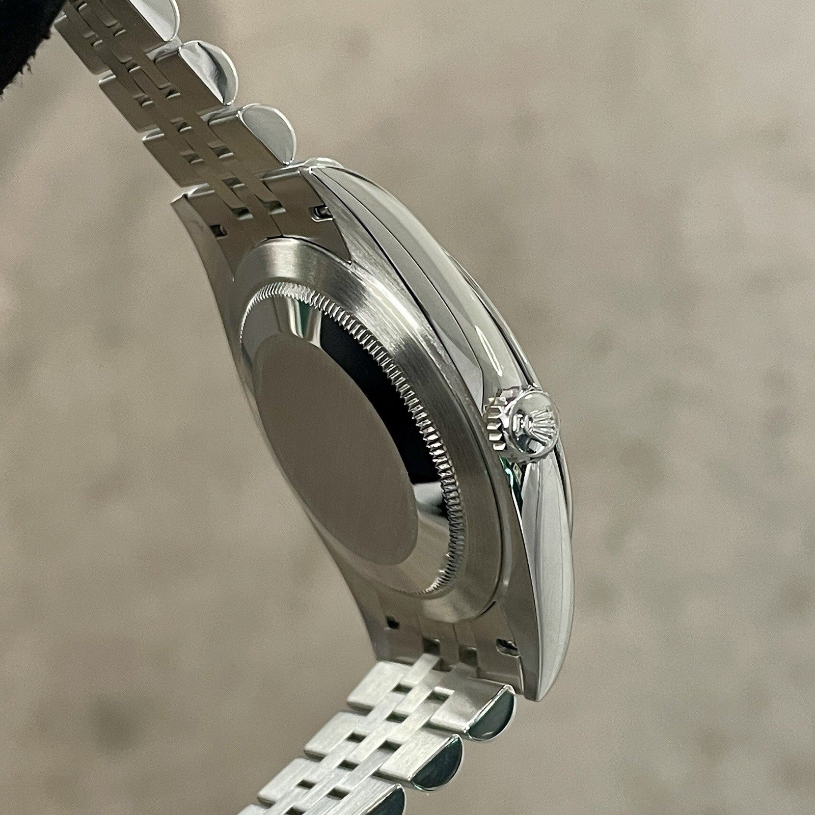 ROLEX DATEJUST 41mm BLUE DIAL STAINLESS STEEL JUBILEE SMOOTH BEZEL ref: 126300