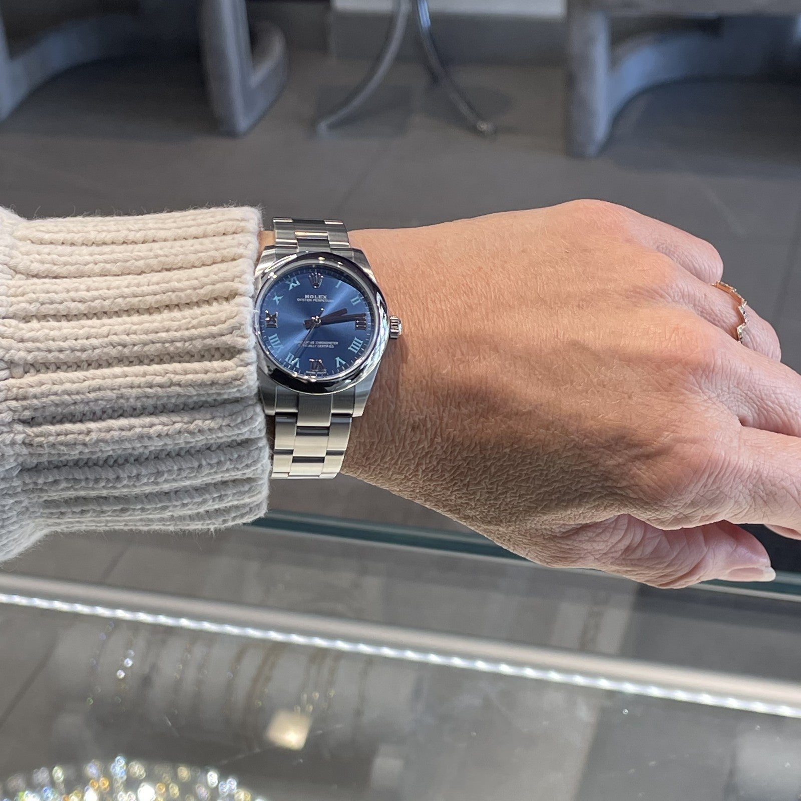 ROLEX OYSTER PERPETUAL 31mm BLUE ROMAN DIAL OYSTERSTEEL ref: 177200