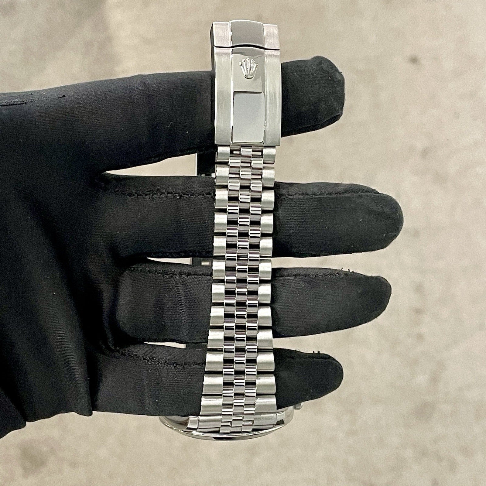 ROLEX DATEJUST 41mm BLUE DIAL STAINLESS STEEL JUBILEE SMOOTH BEZEL ref: 126300