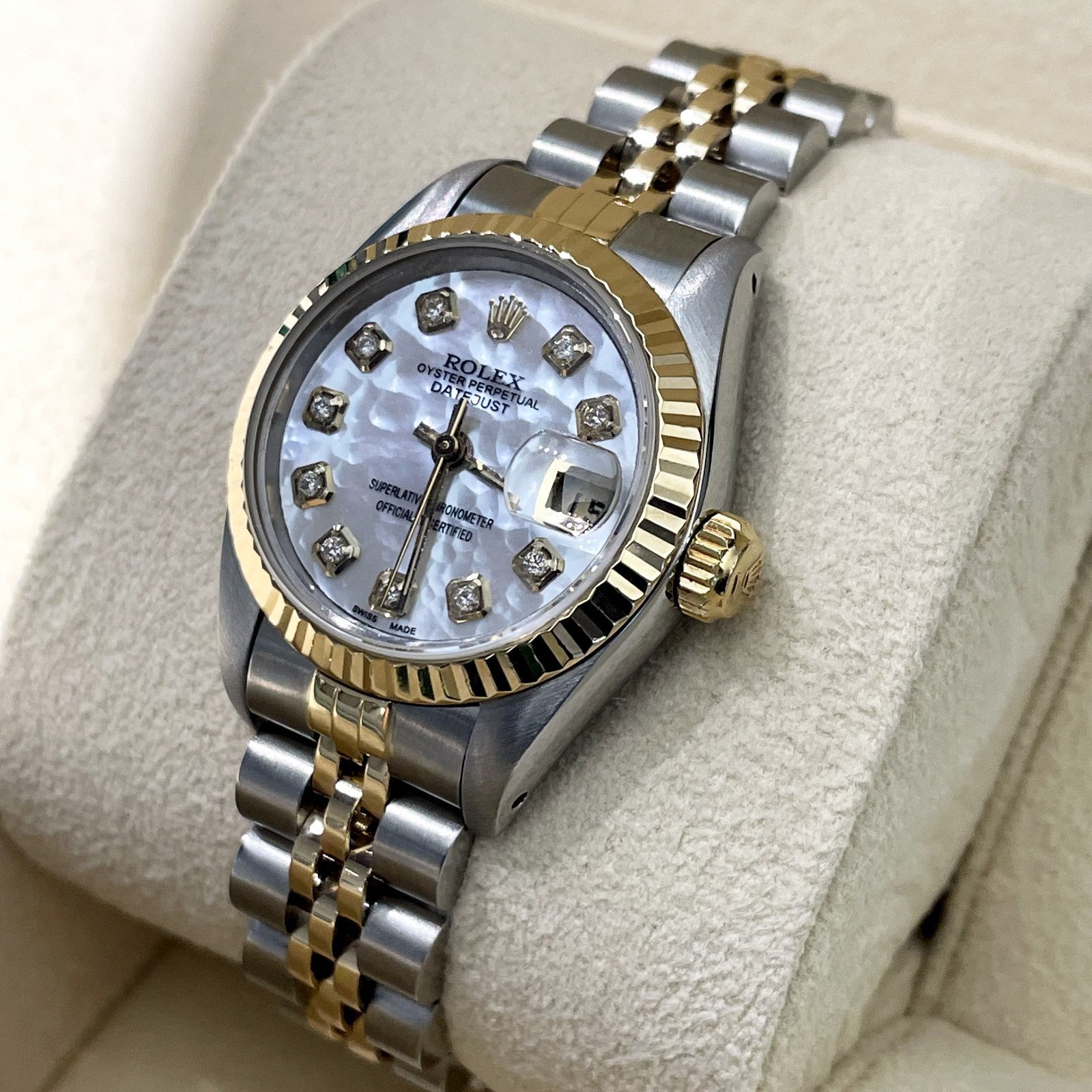 ROLEX LADY-DATEJUST 26mm MOTHER OF PEARL DIAL FLUTED BEZEL JUBILEE ref: 69173