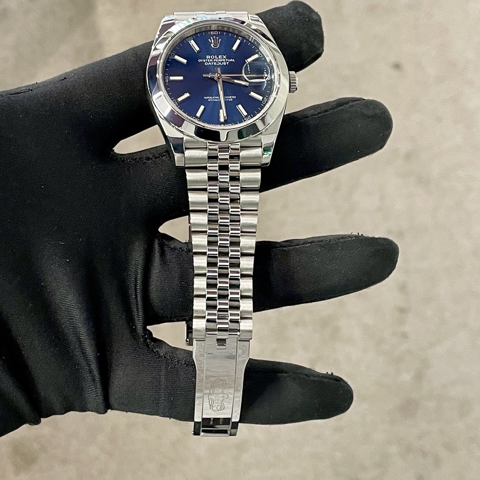 ROLEX DATEJUST 41mm BLUE DIAL STAINLESS STEEL JUBILEE SMOOTH BEZEL ref: 126300