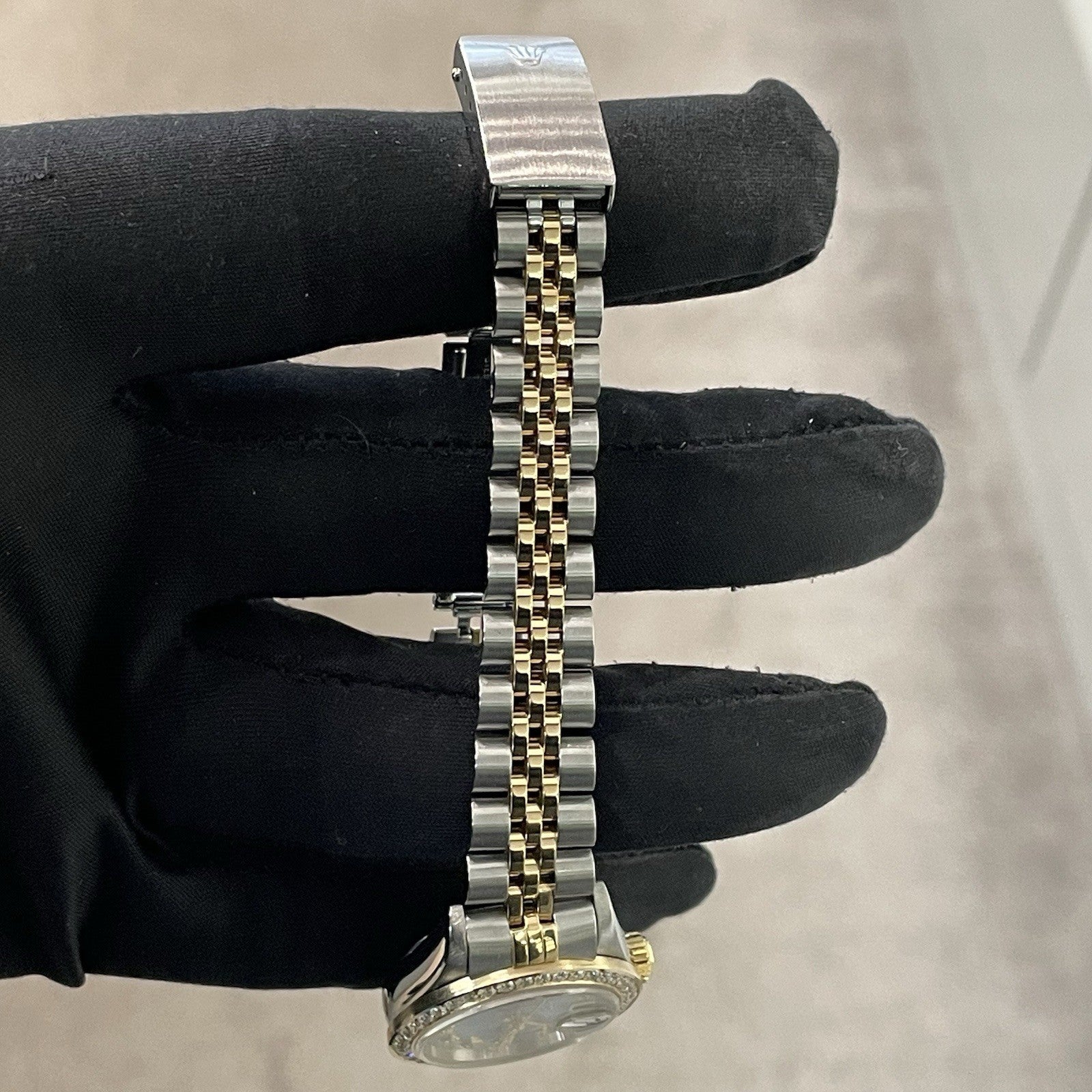 ROLEX LADY-DATEJUST 26mm BLUE MOTHER OF PEARL DIAL DIAMOND BEZEL ref: 69173