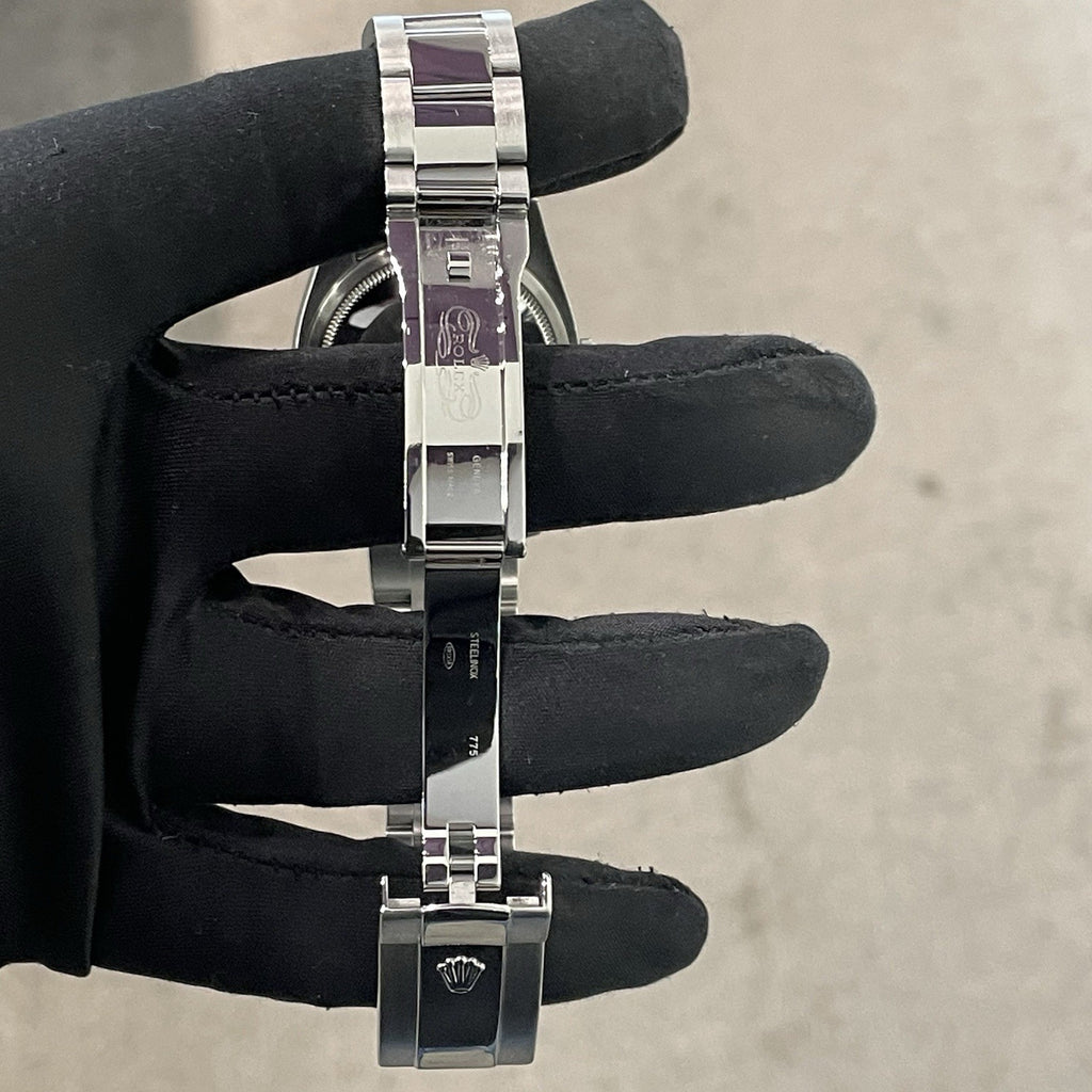 ROLEX DATEJUST 36mm BLACK DIAL OYSTERSTEEL DIAMOND BEZEL ref: 116200