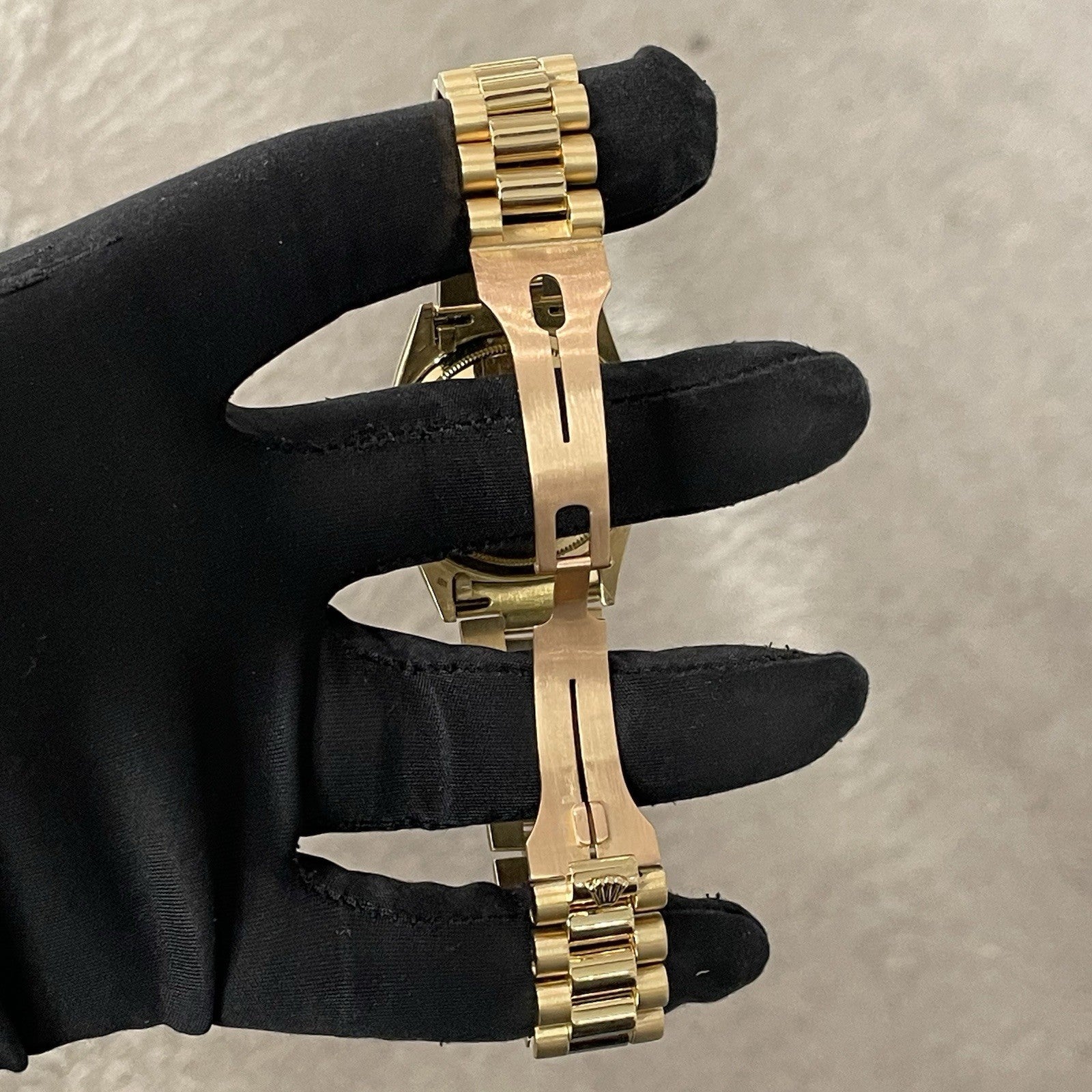 ROLEX DAY-DATE 36 WHITE ROMAN DIAL YELLOW GOLD PRESIDENTIAL DIA BEZEL ref: 18238