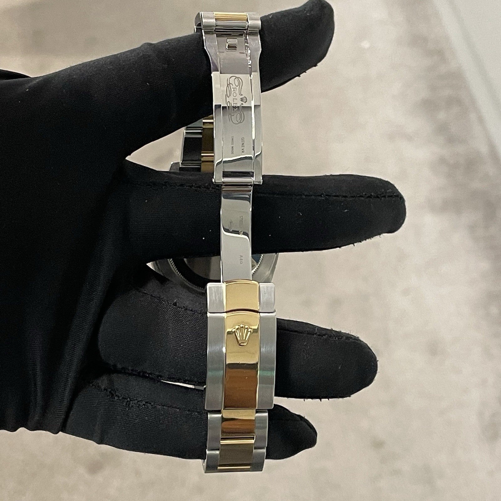 ROLEX DATEJUST 41mm WHITE DIAL YELLOW GOLD STEEL FLUTED BEZEL ref: 126333