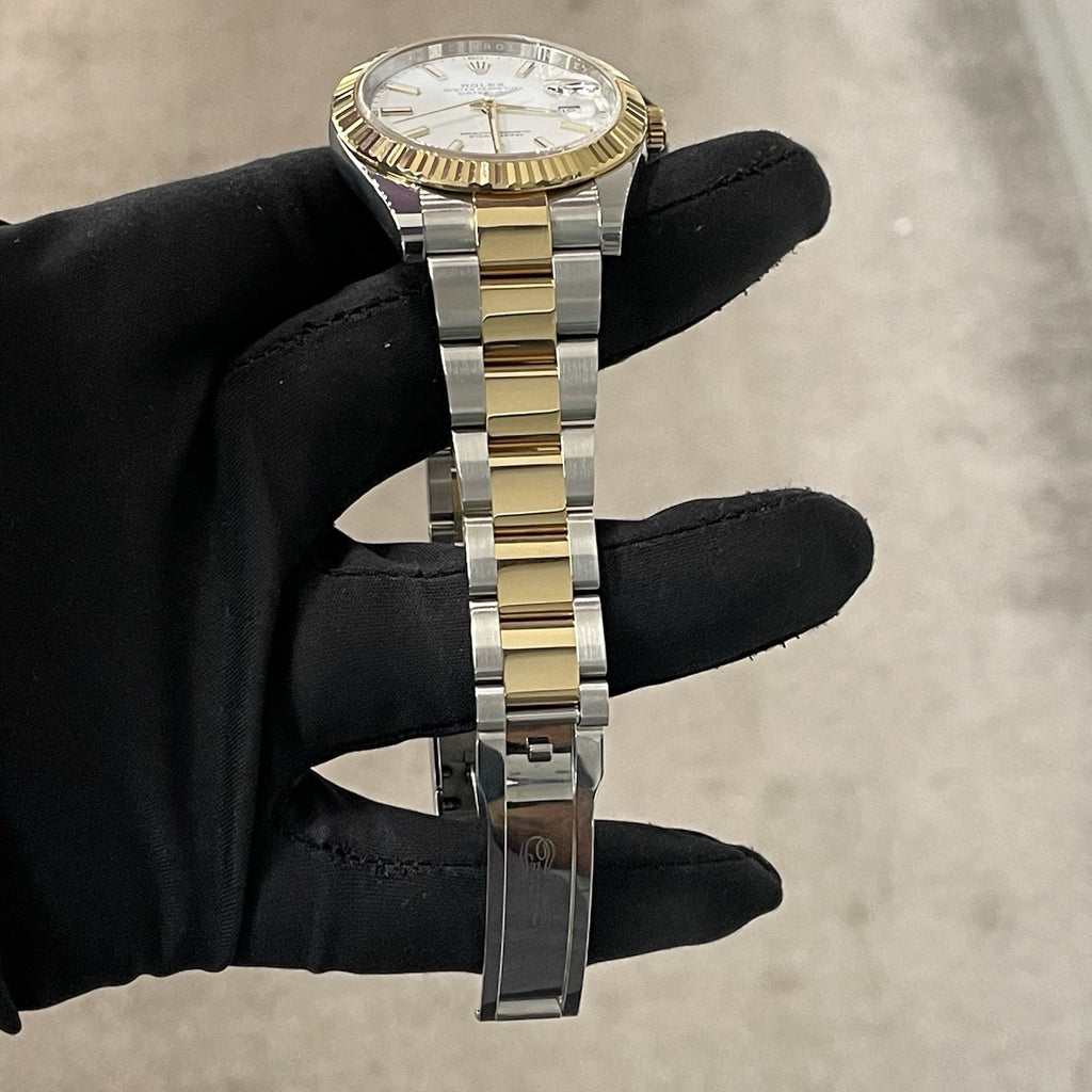 ROLEX DATEJUST 41mm WHITE DIAL YELLOW GOLD STEEL FLUTED BEZEL ref: 126333