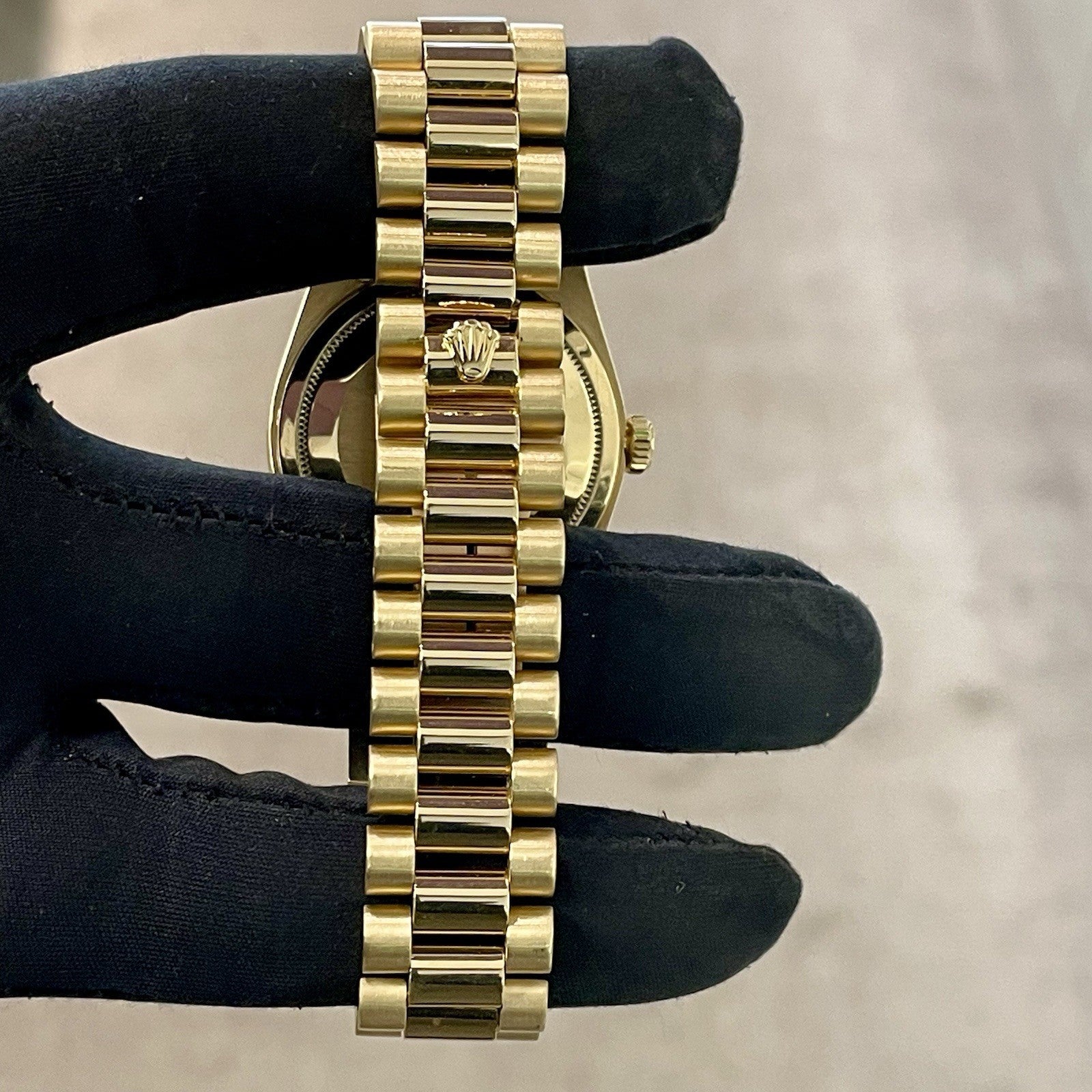 ROLEX DAY-DATE 36 PAVE ROMAN DIAL YELLOW GOLD PRESIDENTIAL DIA BEZEL ref: 18238