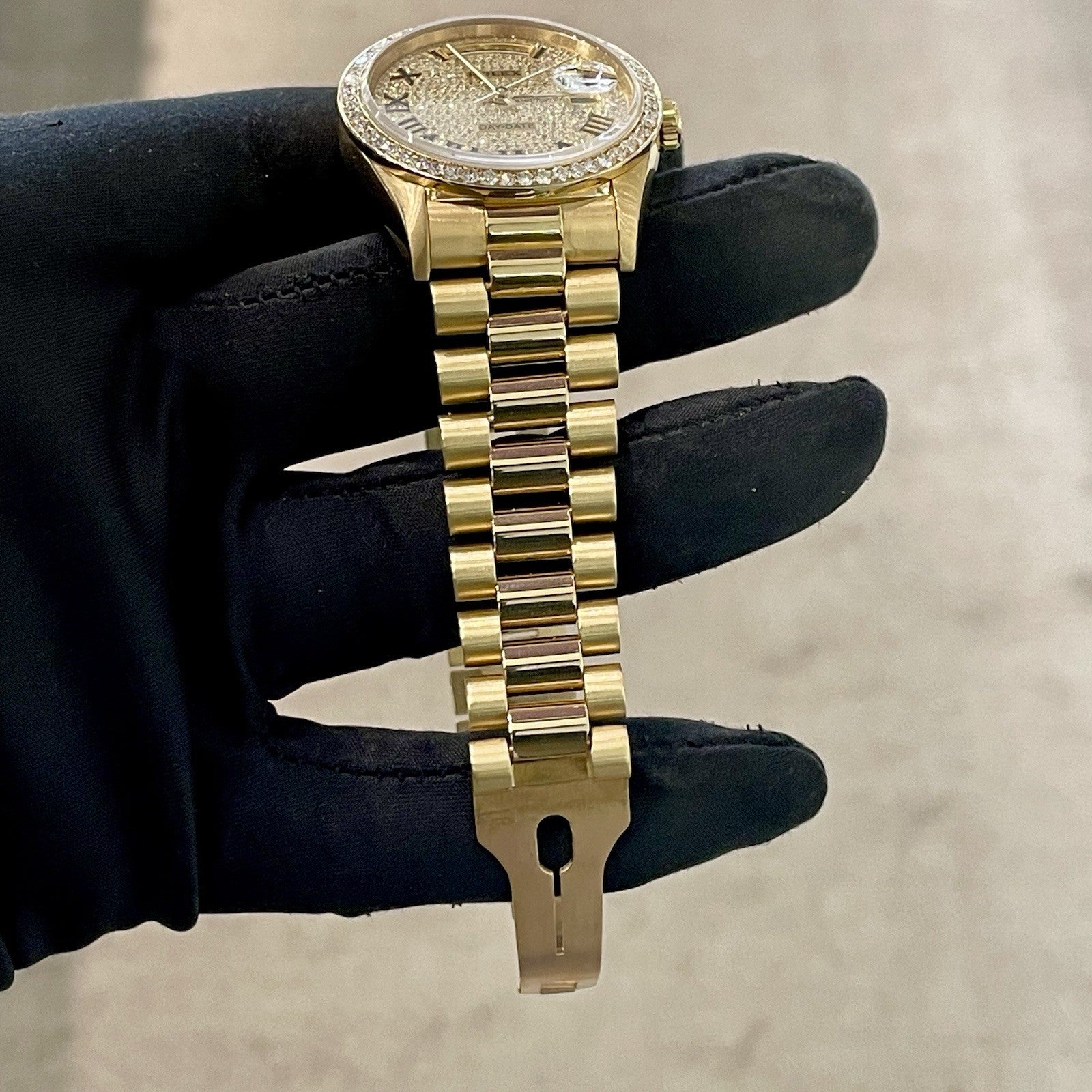 ROLEX DAY-DATE 36 PAVE ROMAN DIAL YELLOW GOLD PRESIDENTIAL DIA BEZEL ref: 18238