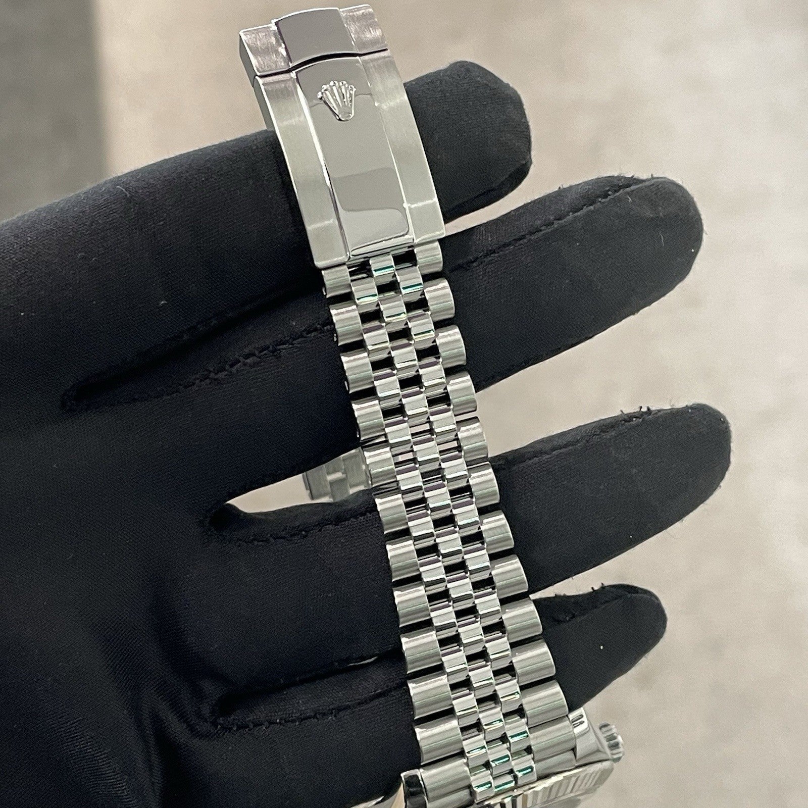 ROLEX DATEJUST 41mm BLUE DIAMOND DIAL STAINLESS JUBILEE FLUTED BEZEL ref: 126334