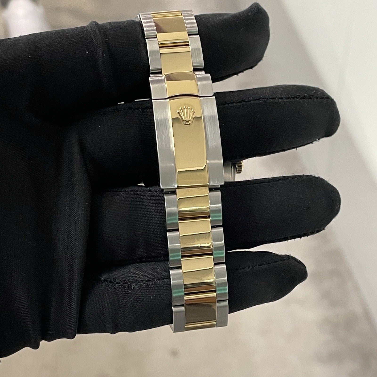 ROLEX DATEJUST 41mm WHITE DIAL YELLOW GOLD STEEL FLUTED BEZEL ref: 126333