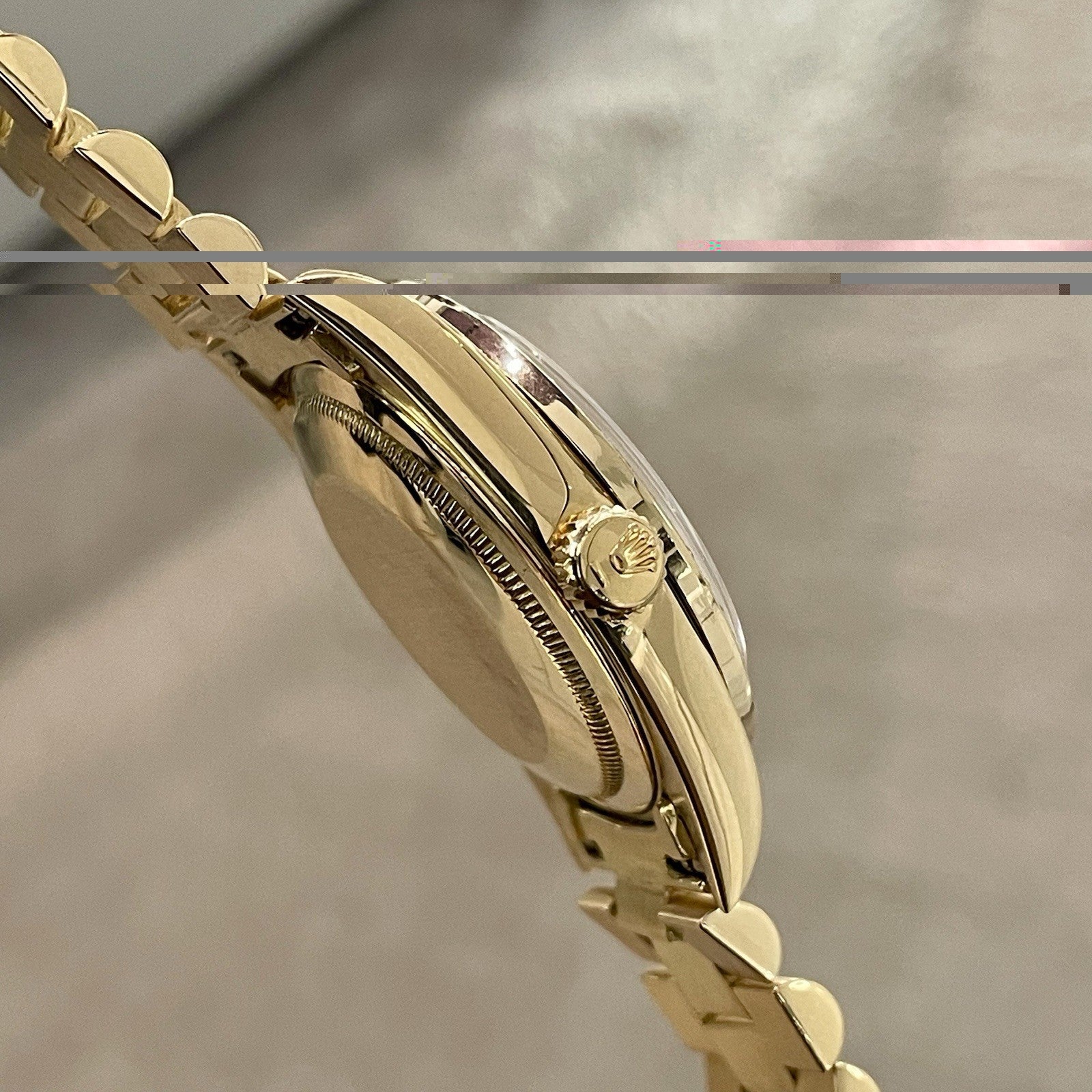 ROLEX DAY-DATE 36 WHITE ROMAN DIAL YELLOW GOLD PRESIDENTIAL DIA BEZEL ref: 18238