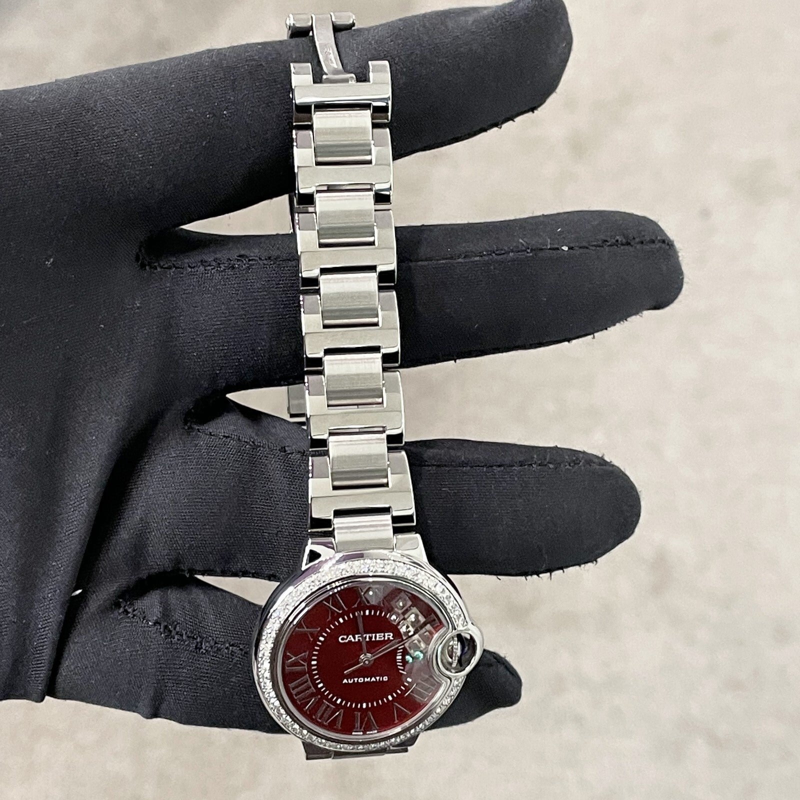 CARTIER BALLON BLEU 33mm RED DIAL DIAMOND BEZEL STAINLESS STEEL ref: WSBB0052