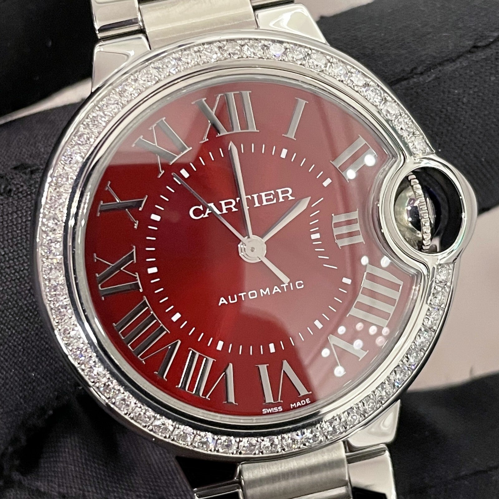 CARTIER BALLON BLEU 33mm RED DIAL DIAMOND BEZEL STAINLESS STEEL ref: WSBB0052