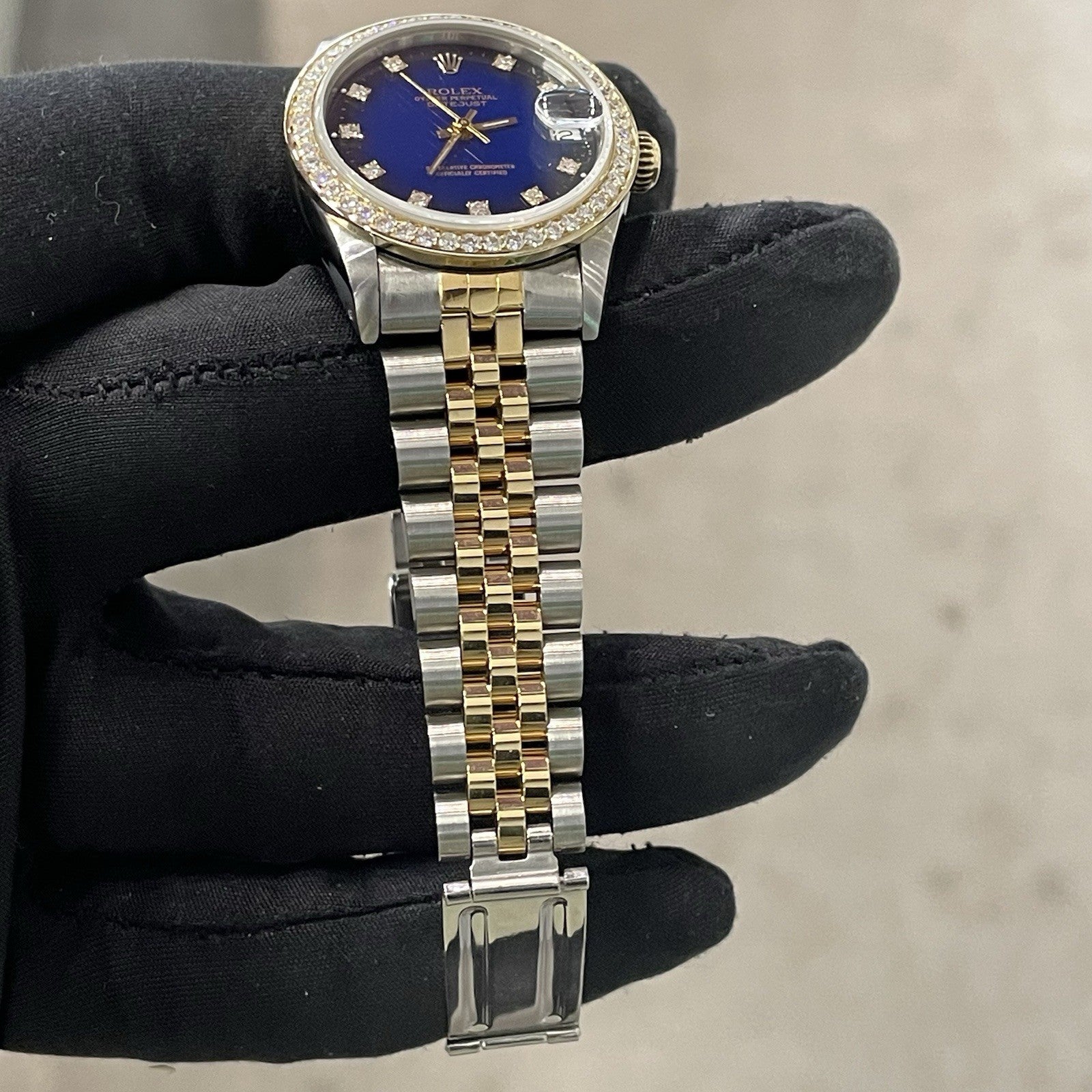 ROLEX DATEJUST 31mm FACTORY BLUE VIGNETTE DIAMOND DIAL DIAMOND BEZEL ref: 68273