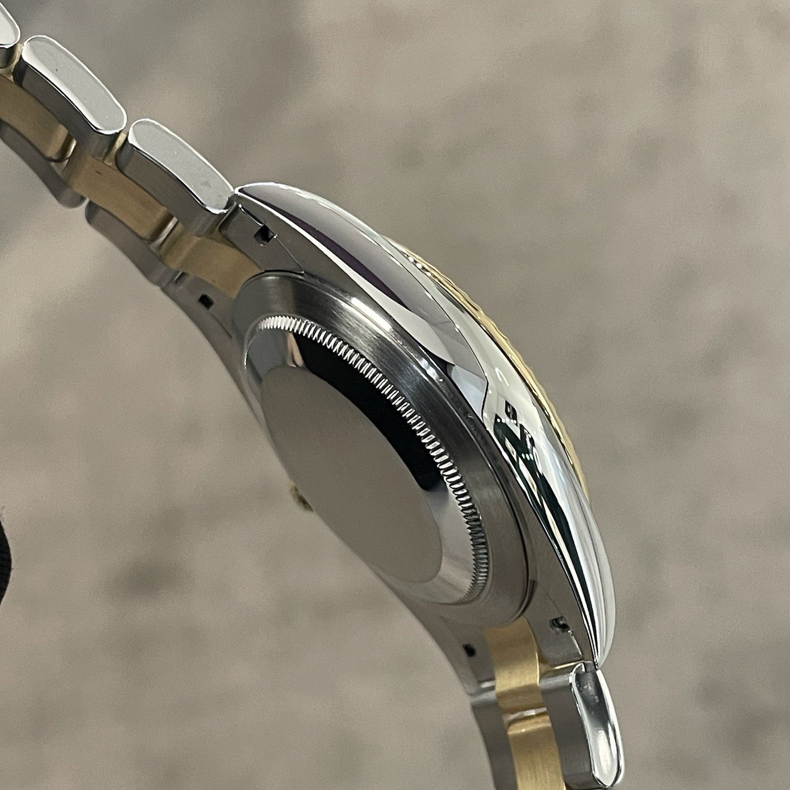 ROLEX DATEJUST 41mm BLACK DIAL YELLOW GOLD STEEL FLUTED BEZEL ref: 126333