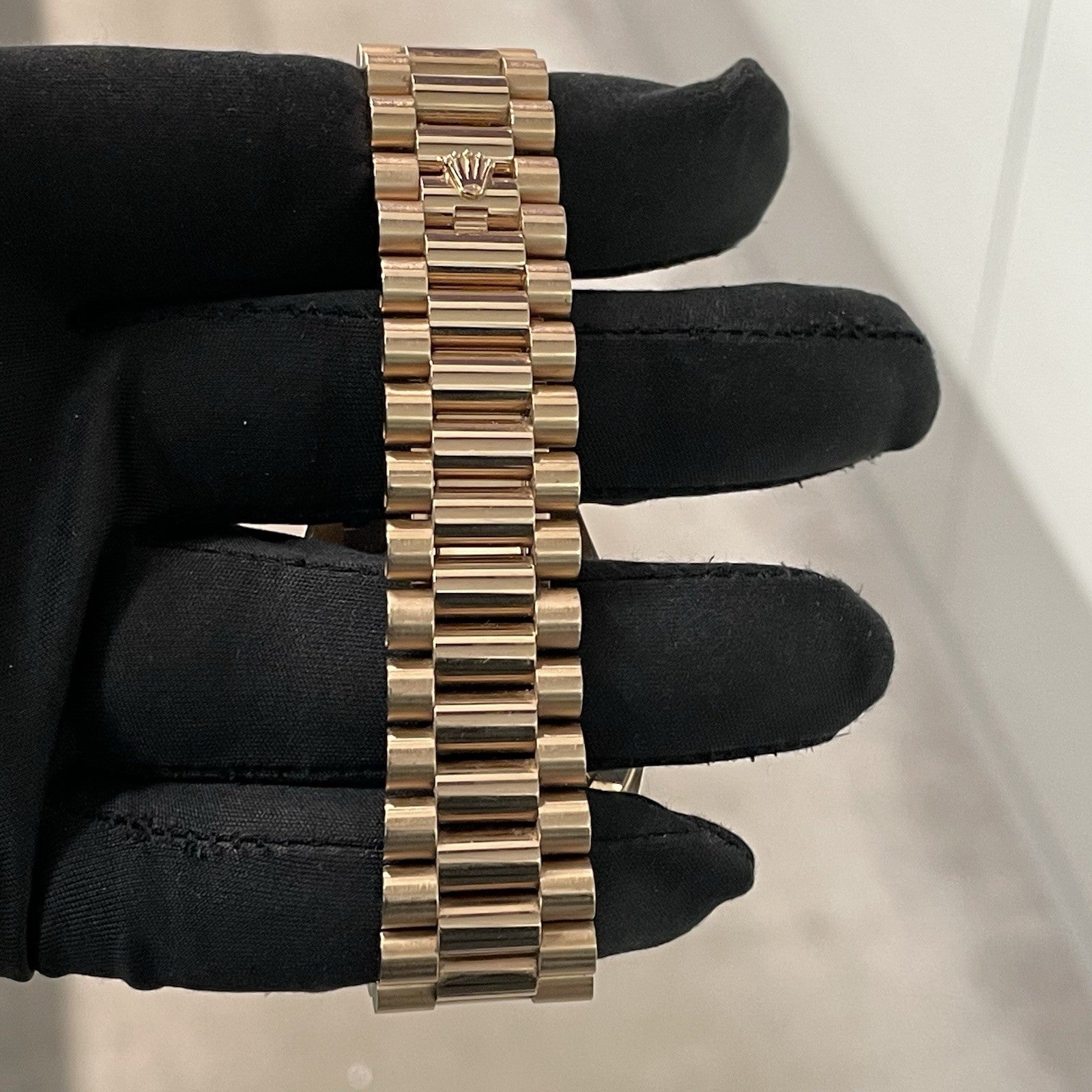 ROLEX DAY-DATE 40mm SUNDUST DIAMOND DIAL ROSE GOLD PRESIDENTIAL ref: 228235