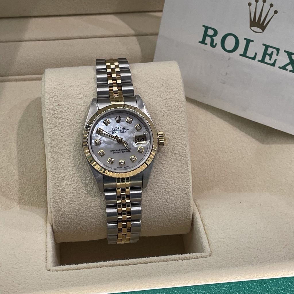 ROLEX LADY-DATEJUST 26mm MOTHER OF PEARL DIAL FLUTED BEZEL JUBILEE ref: 79173