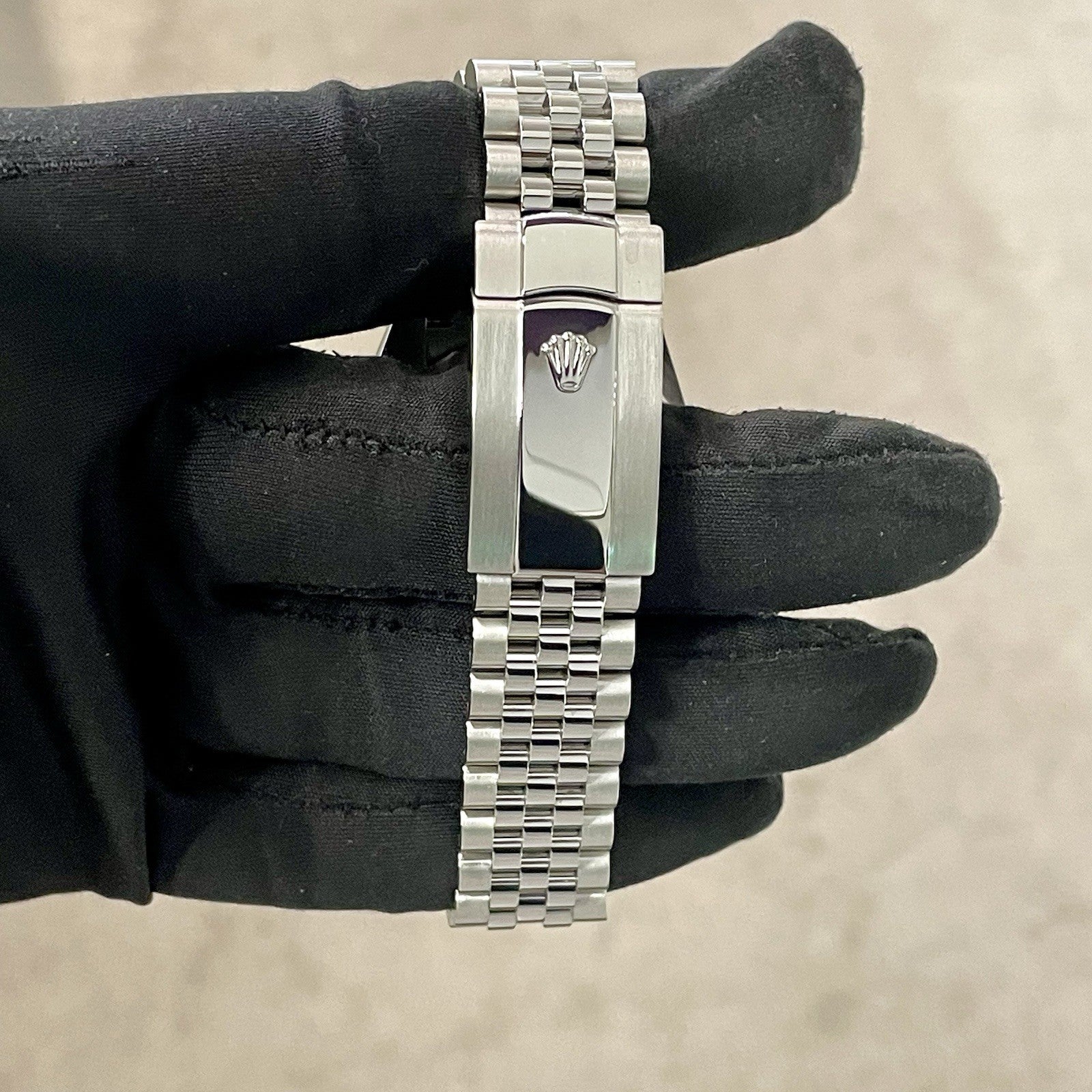 ROLEX DATEJUST 41mm BLUE DIAL STAINLESS STEEL JUBILEE SMOOTH BEZEL ref: 126300