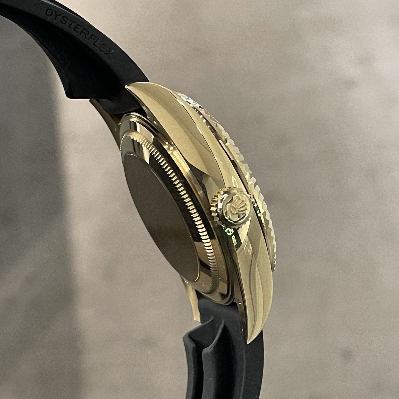 ROLEX SKY-DWELLER 42mm YELLOW GOLD CHAMPAGNE DIAL OYSTERFLEX ref: 326238