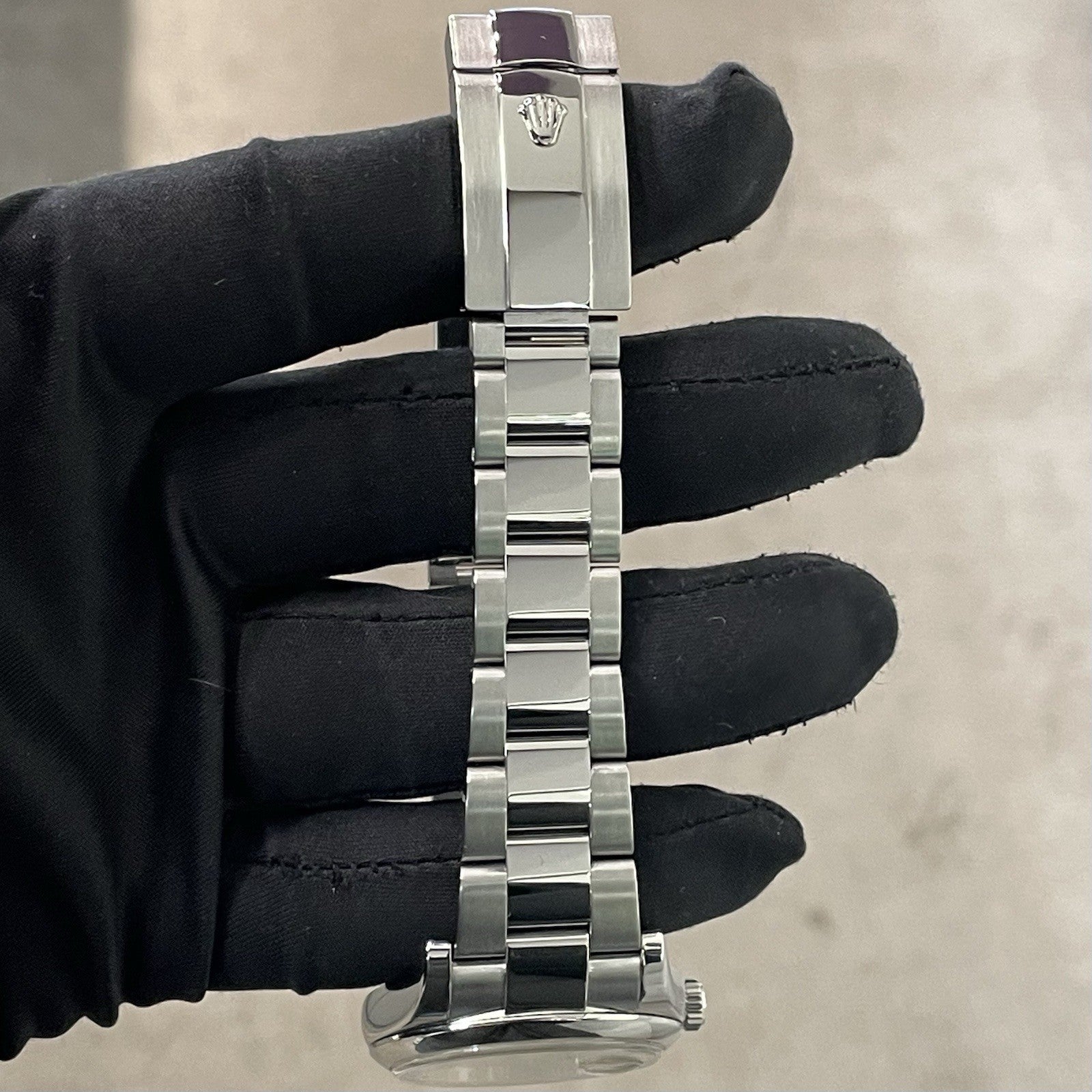 ROLEX DATEJUST 36mm BLACK ROMAN DIAL OYSTERSTEEL SMOOTH BEZEL ref: 116200