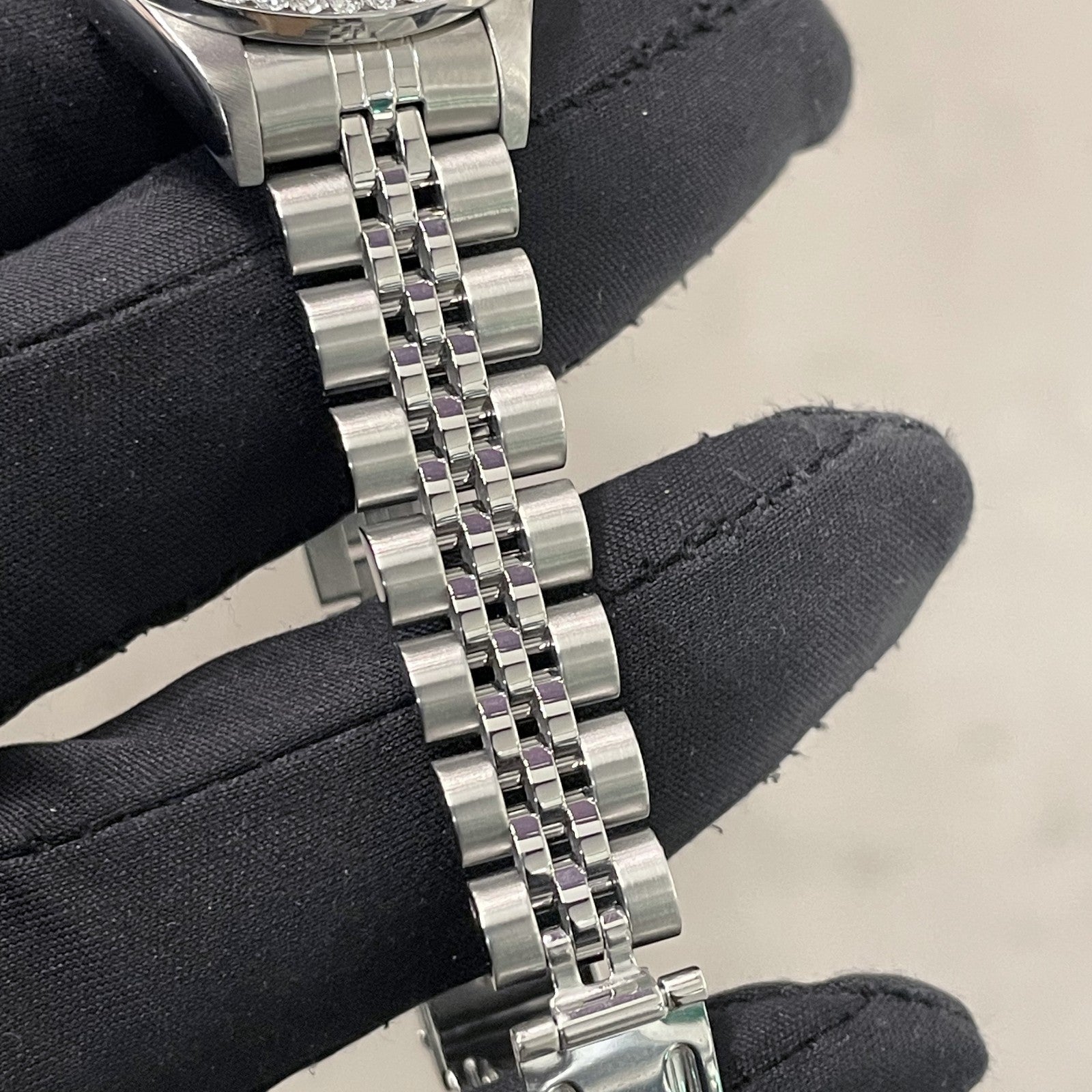 ROLEX LADY-DATEJUST 26mm MOTHER OF PEARL DIAL DIAMOND BEZEL JUBILEE ref: 69174