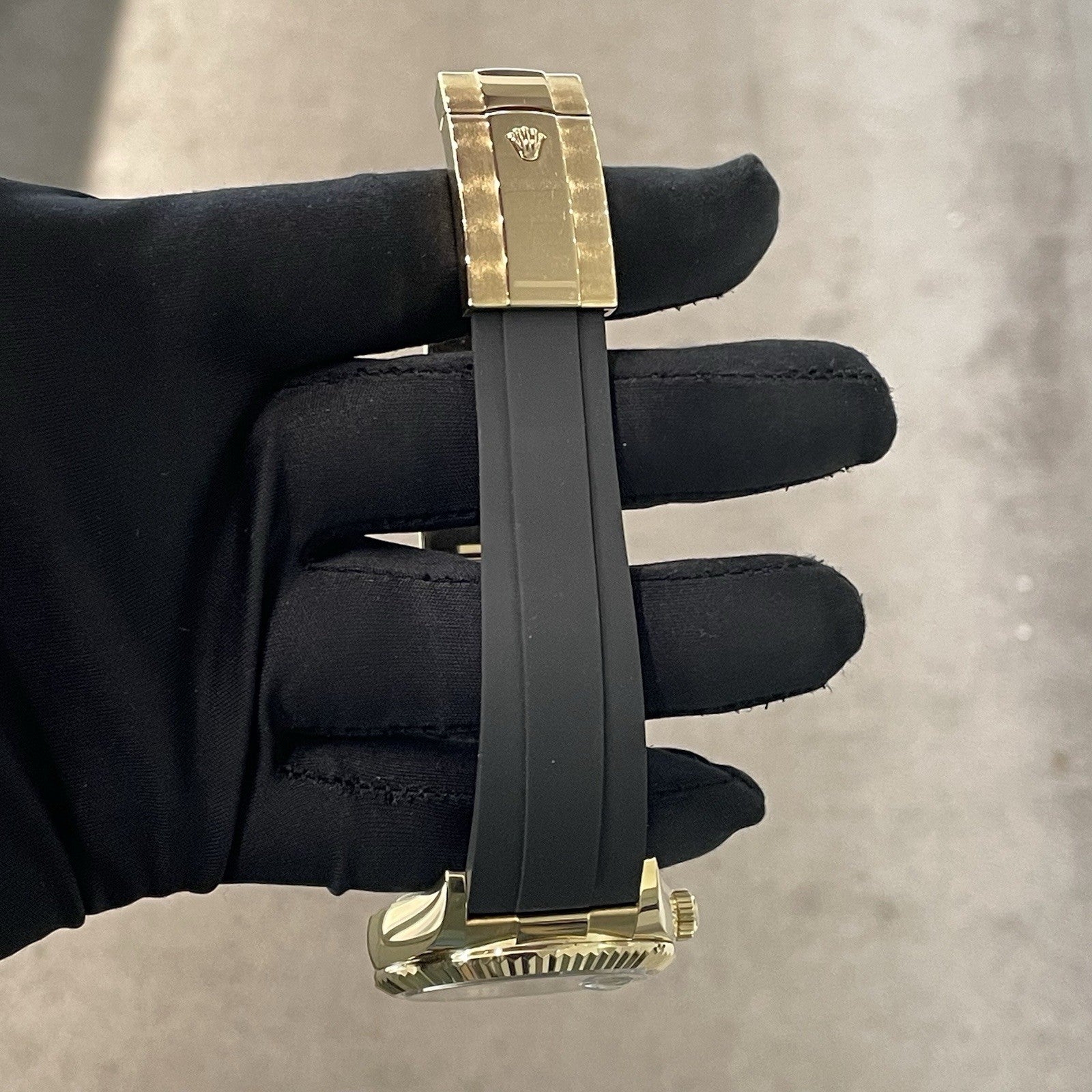 ROLEX SKY-DWELLER 42mm YELLOW GOLD CHAMPAGNE DIAL OYSTERFLEX ref: 326238