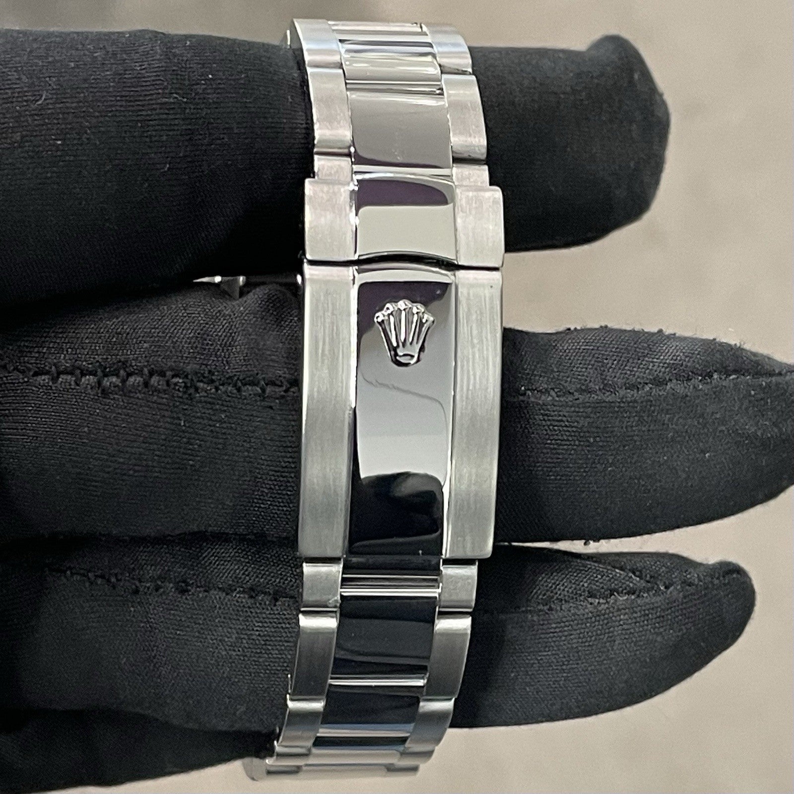 ROLEX DATEJUST 36mm BLACK DIAL OYSTERSTEEL DIAMOND BEZEL ref: 116200