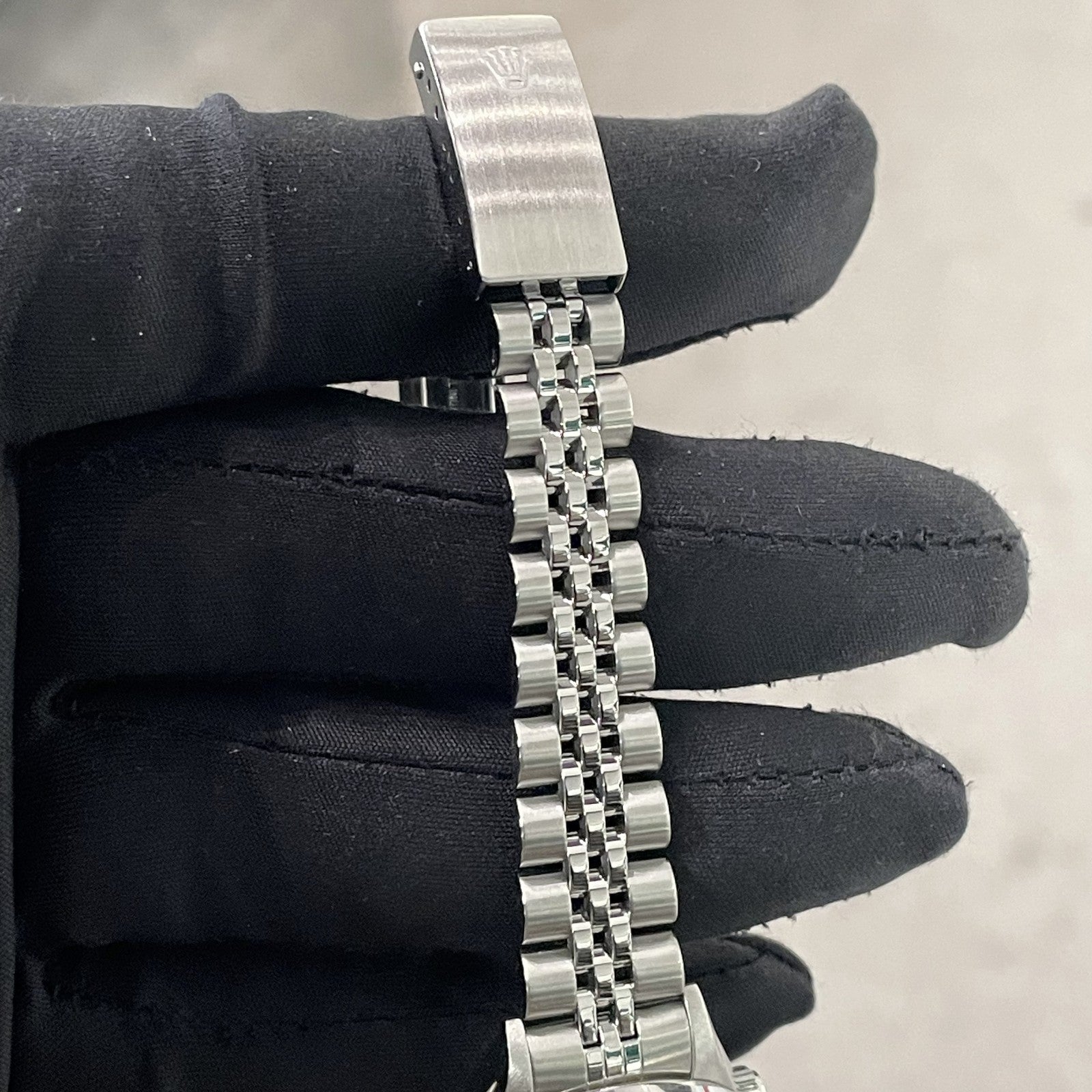 ROLEX LADY-DATEJUST 26mm MOTHER OF PEARL DIAL DIAMOND BEZEL JUBILEE ref: 69174