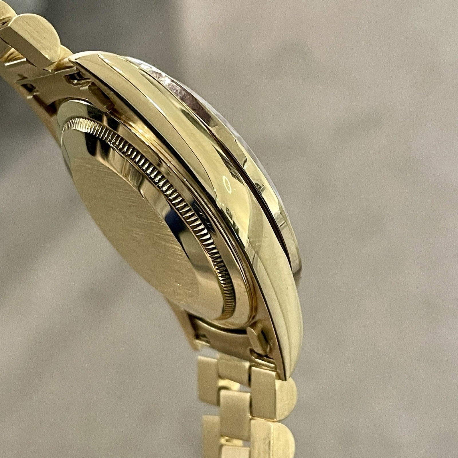 ROLEX DAY-DATE 36 PAVE ROMAN DIAL YELLOW GOLD PRESIDENTIAL DIA BEZEL ref: 18238