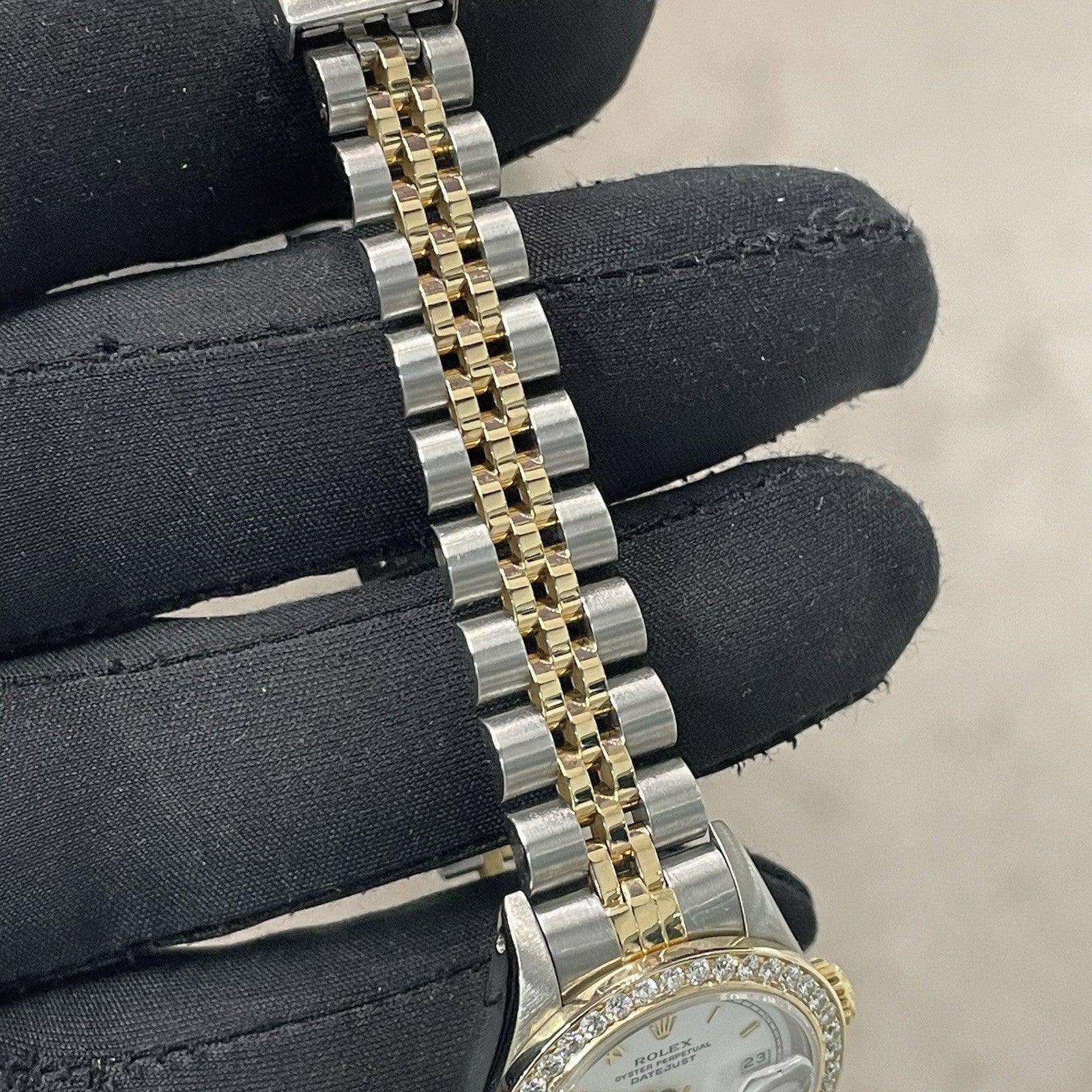 ROLEX LADY-DATEJUST 26mm WHITE ROMAN DIAL DIAMOND BEZEL JUBILEE ref: 69173