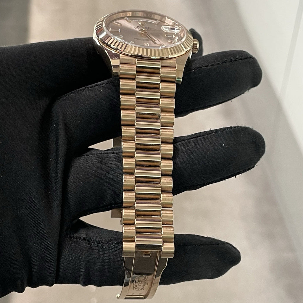 ROLEX DAY-DATE 40mm SUNDUST DIAMOND DIAL ROSE GOLD PRESIDENTIAL ref: 228235