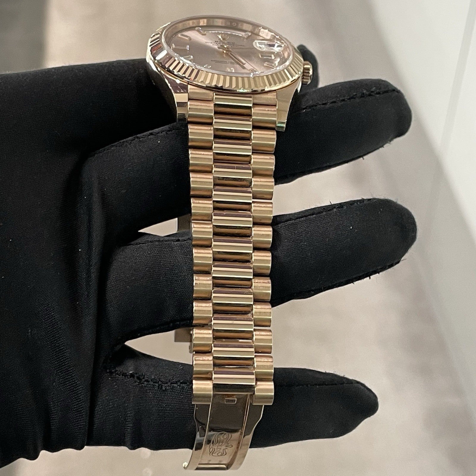 ROLEX DAY-DATE 40mm SUNDUST DIAMOND DIAL ROSE GOLD PRESIDENTIAL ref: 228235