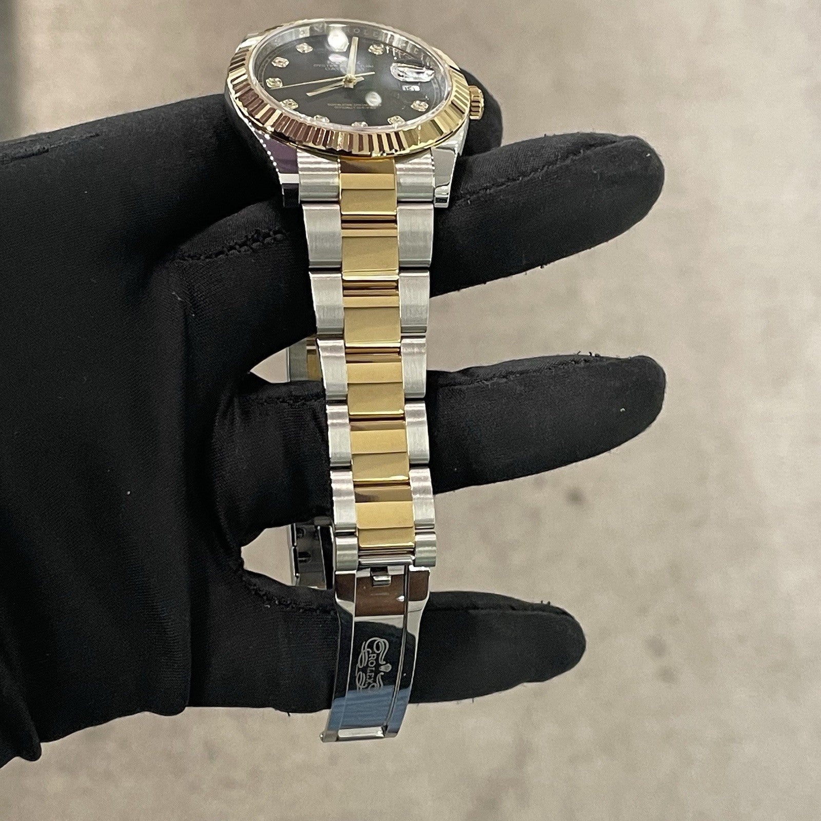 ROLEX DATEJUST 41mm BLACK DIAMOND DIAL YELLOW GOLD STAINLESS FLUTED ref: 126333