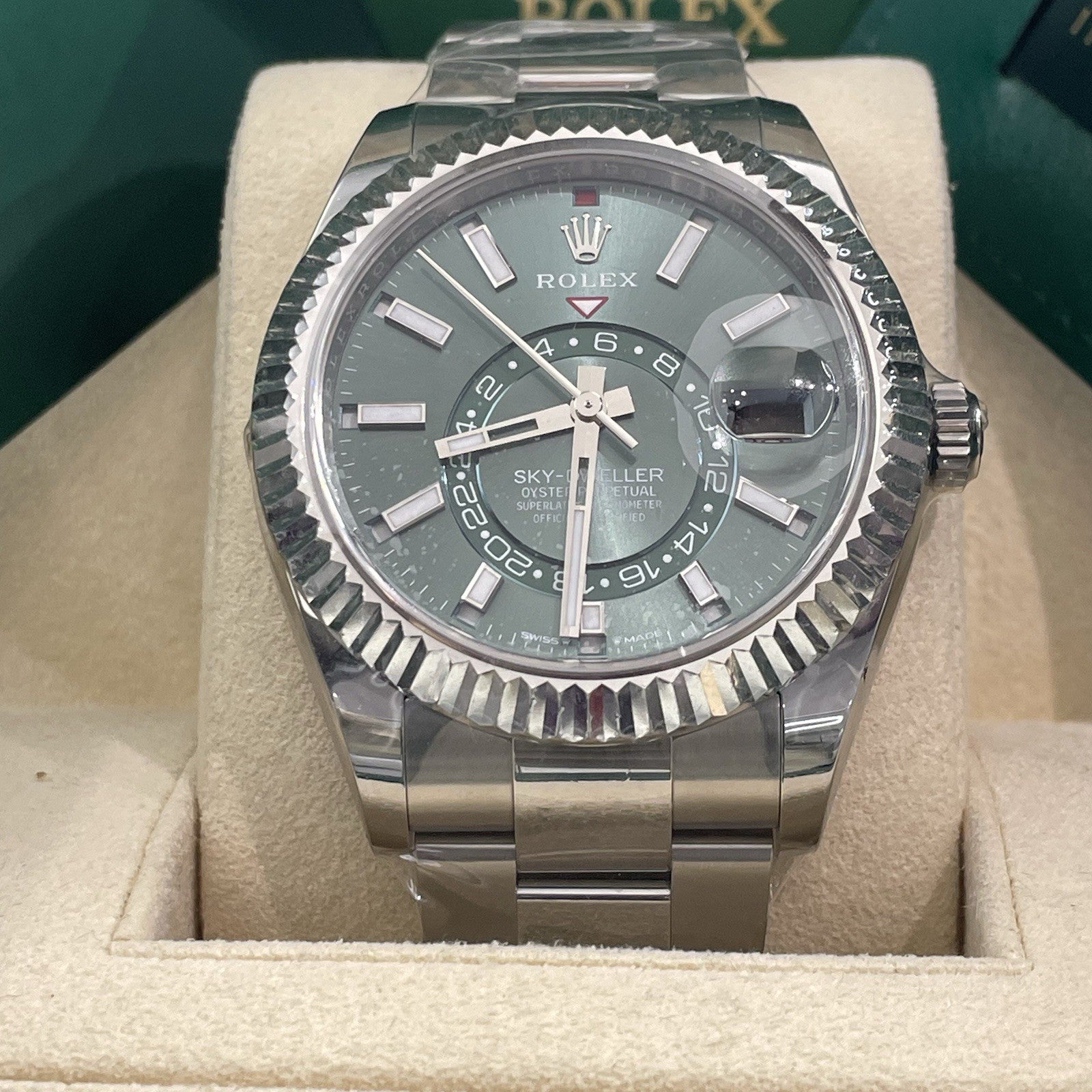 ROLEX SKY-DWELLER 42mm GREEN DIAL OYSTERSTEEL WHITE GOLD FLUTED ref: 336934