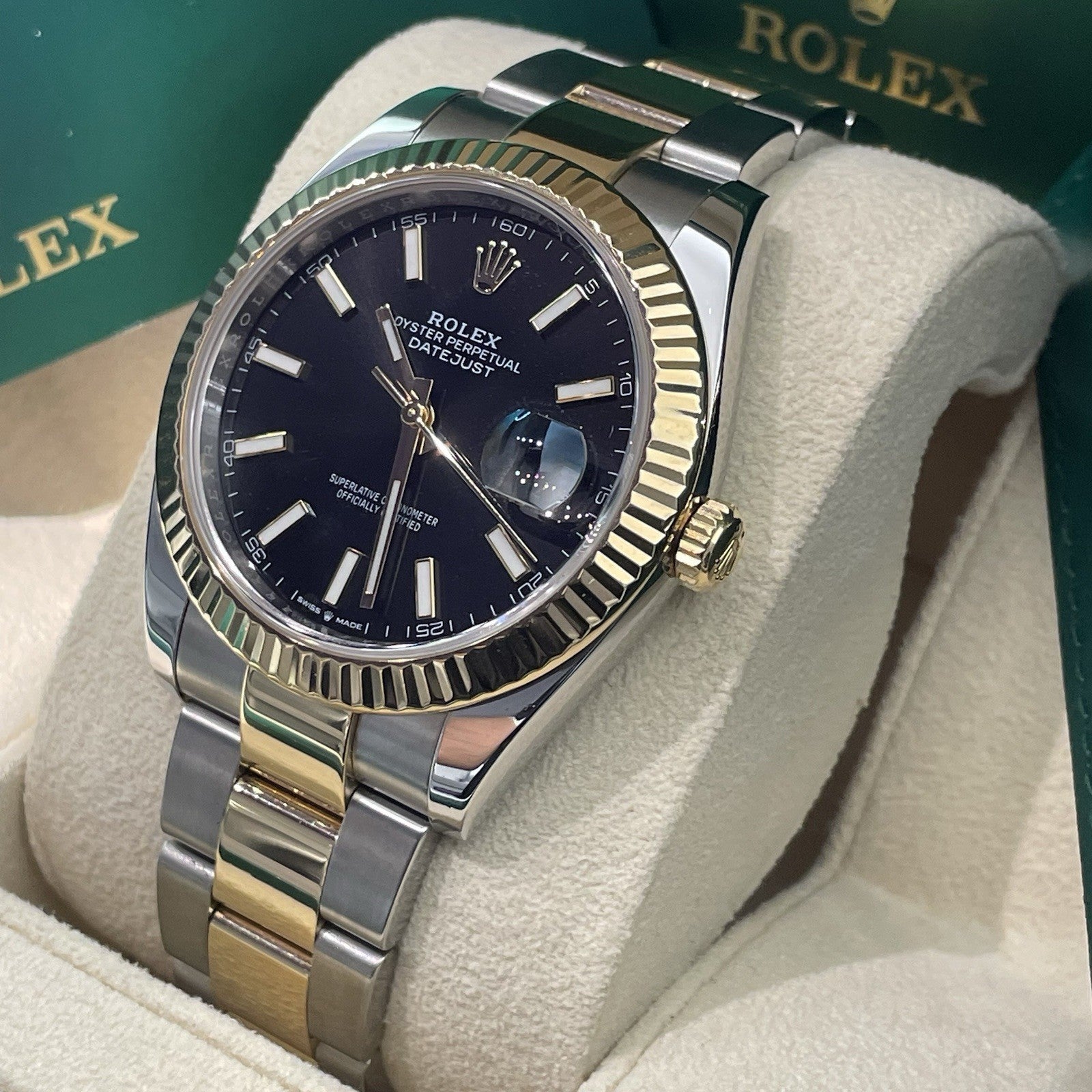 ROLEX DATEJUST 41mm BLACK DIAL YELLOW GOLD STEEL FLUTED BEZEL ref: 126333