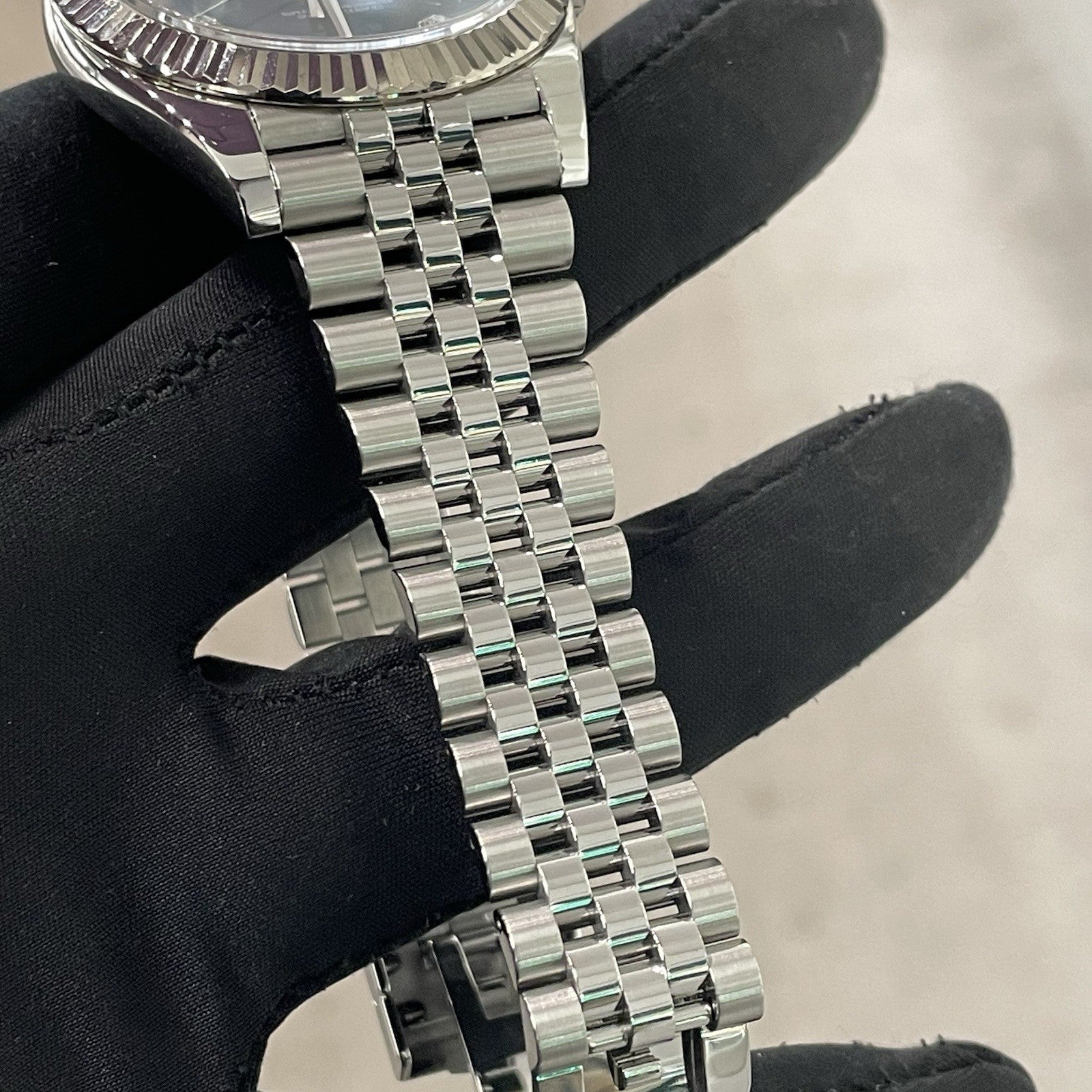 ROLEX DATEJUST 41mm BLUE DIAMOND DIAL STAINLESS JUBILEE FLUTED BEZEL ref: 126334