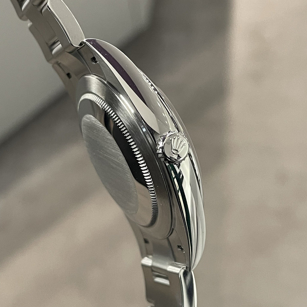 ROLEX DATEJUST 41mm WHITE ROMAN DIAL OYSTERSTEEL SMOOTH BEZEL ref: 126300