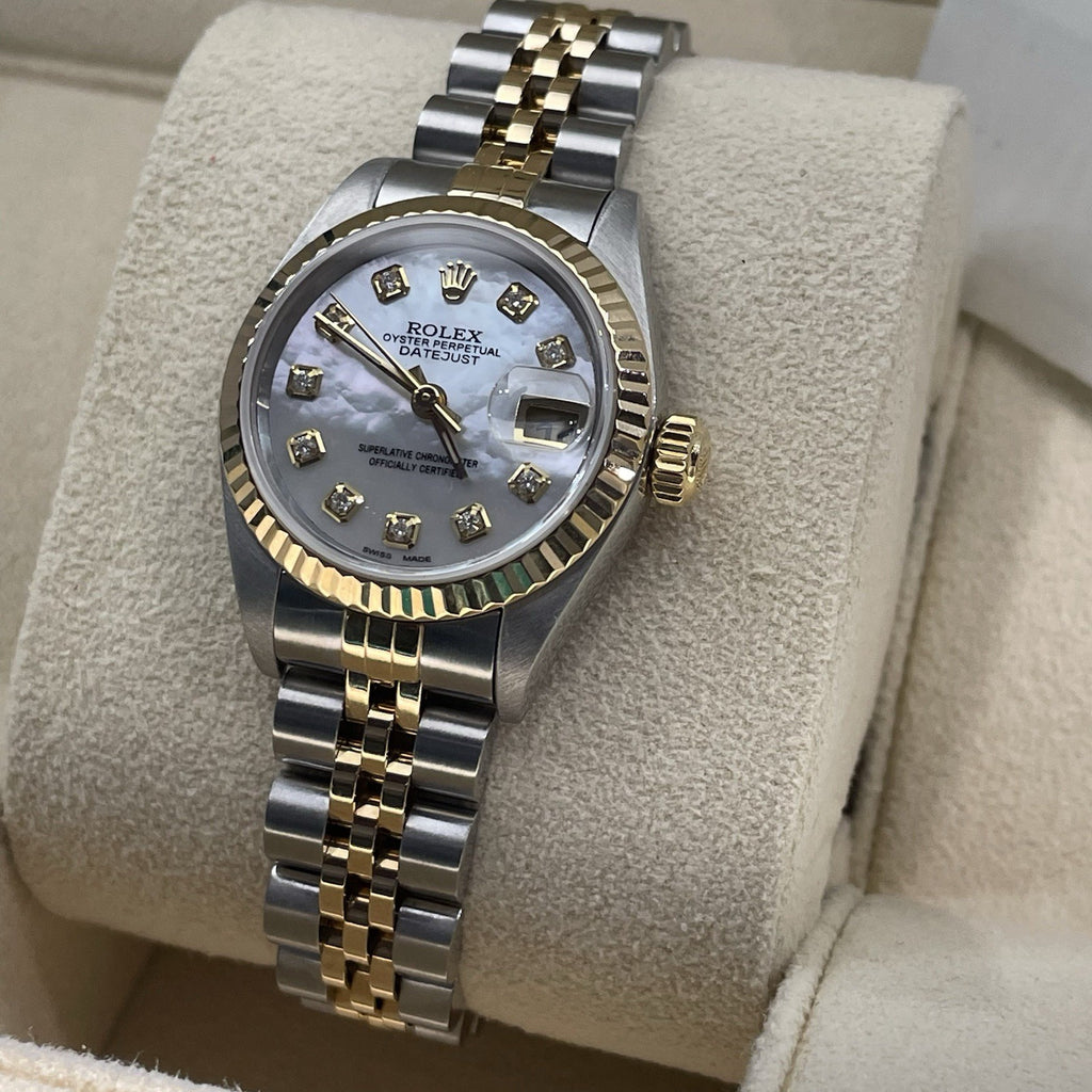 ROLEX LADY-DATEJUST 26mm MOTHER OF PEARL DIAL FLUTED BEZEL JUBILEE ref: 79173