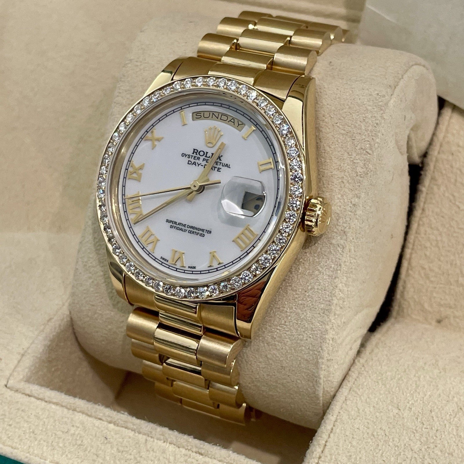 ROLEX DAY-DATE 36 WHITE ROMAN DIAL YELLOW GOLD PRESIDENTIAL DIA BEZEL ref: 18238