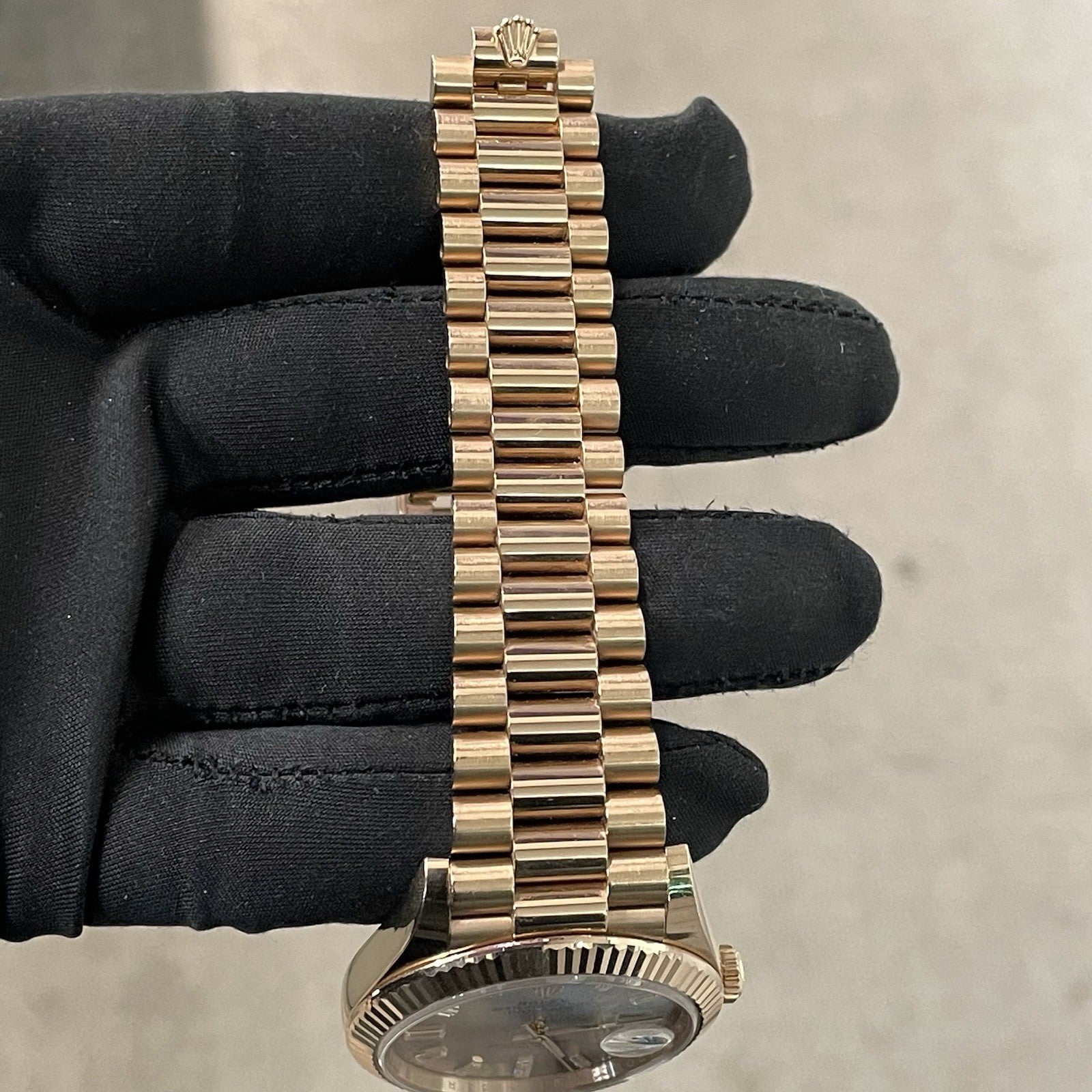 ROLEX DAY-DATE 40mm SUNDUST DIAMOND DIAL ROSE GOLD PRESIDENTIAL ref: 228235