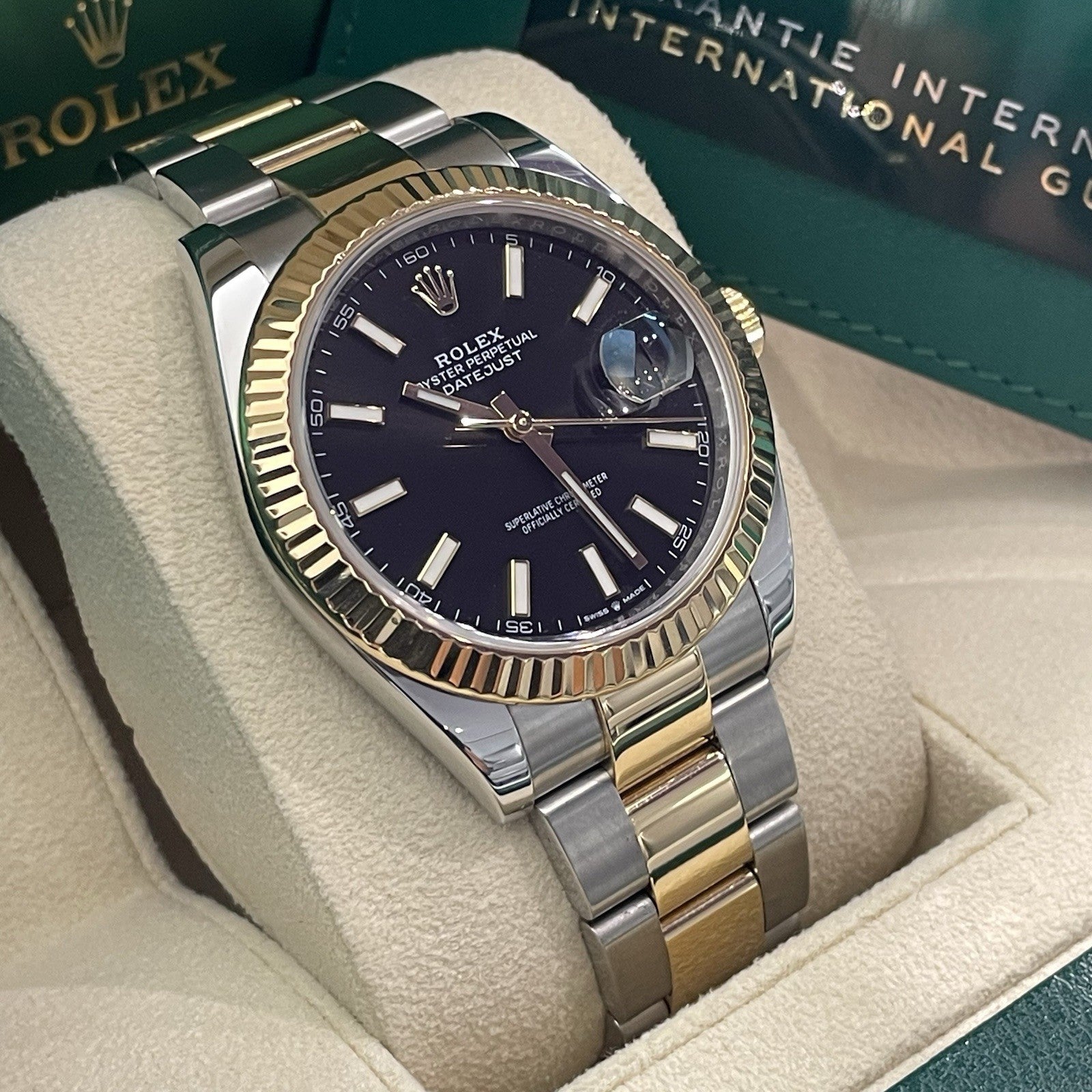 ROLEX DATEJUST 41mm BLACK DIAL YELLOW GOLD STEEL FLUTED BEZEL ref: 126333